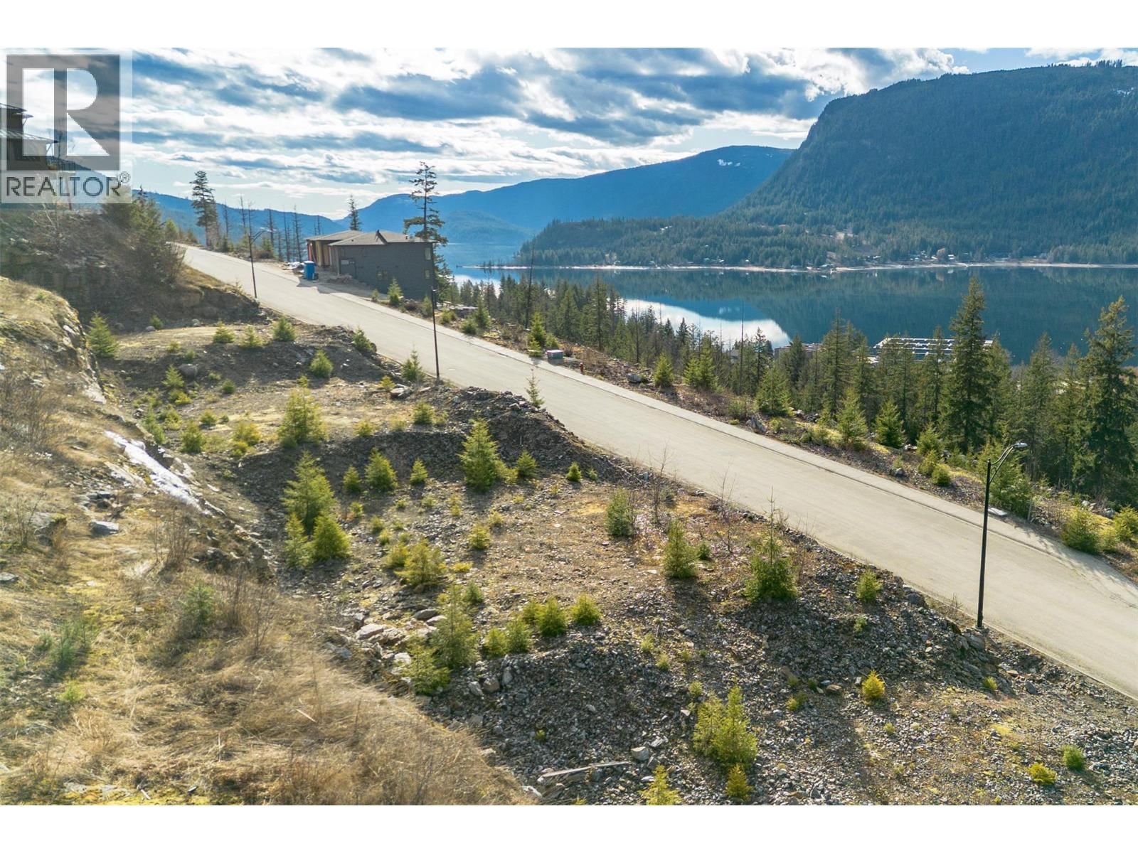 287 Bayview Drive, Sicamous, British Columbia V0E 2V1