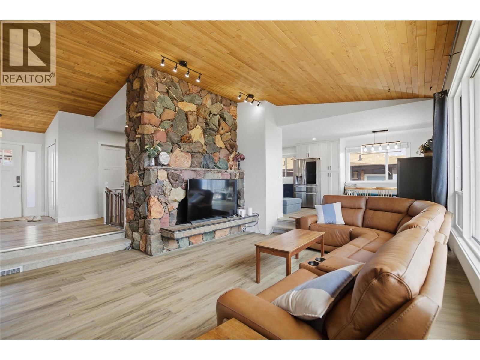 356 GLENEAGLES DRIVE Image 3