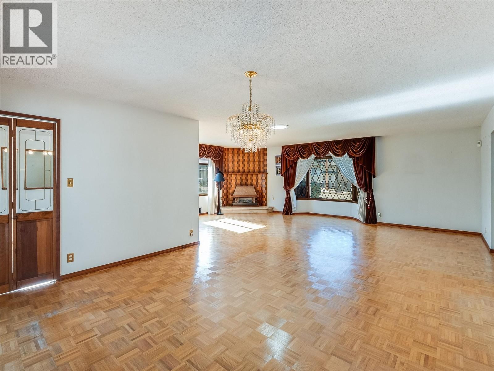 101 10TH AVENUE Image 24