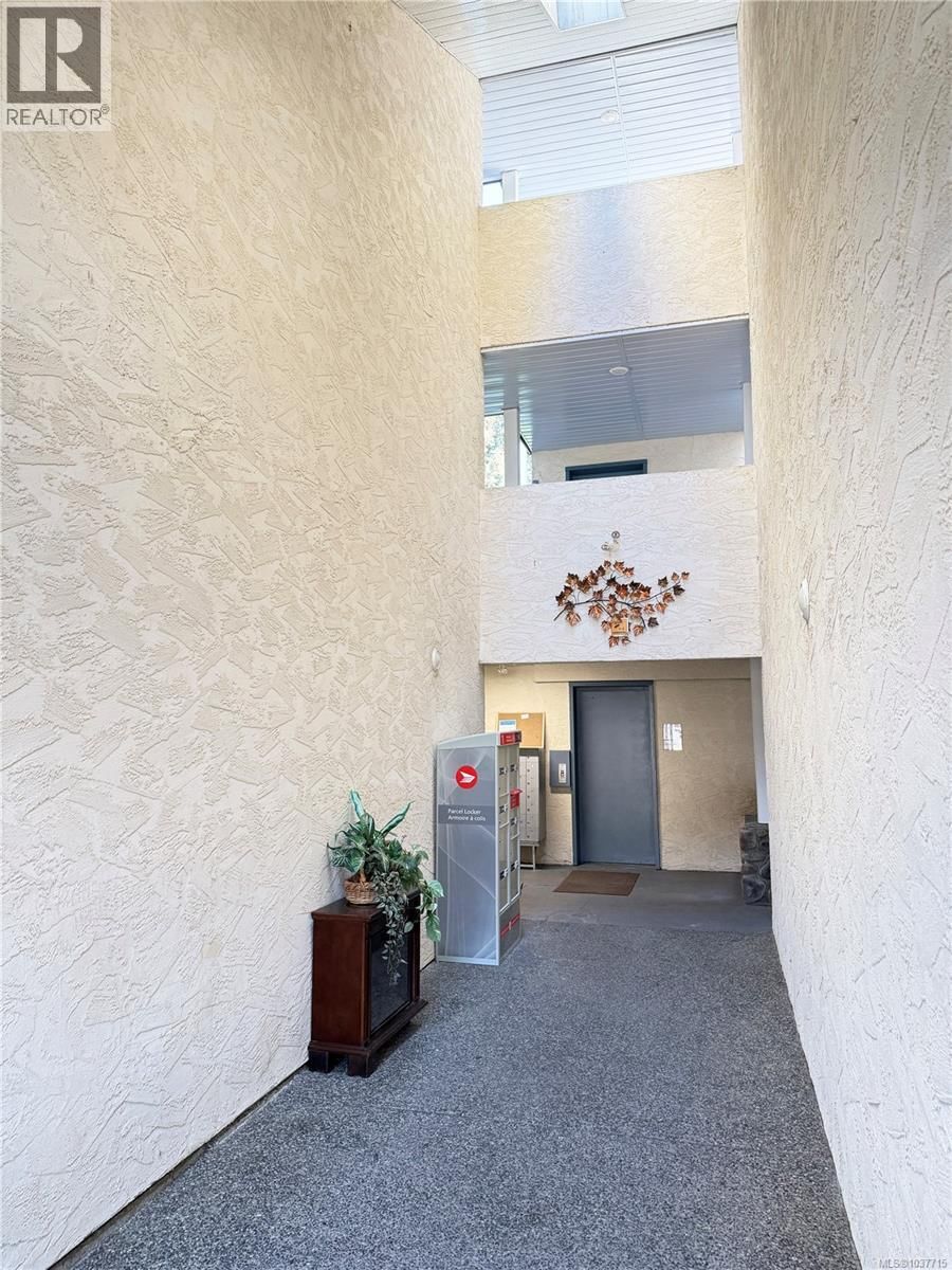 103 4700 Uplands Drive property photo