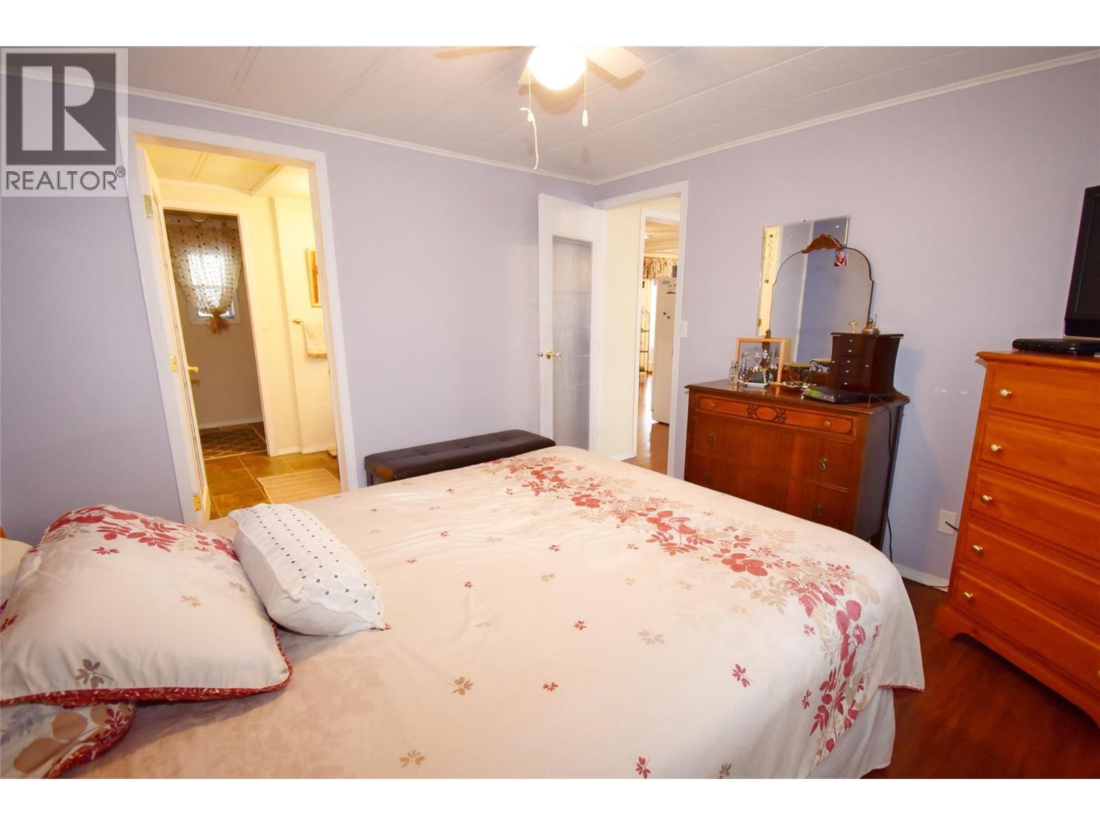 578 GUILDFORD COURT Image 26