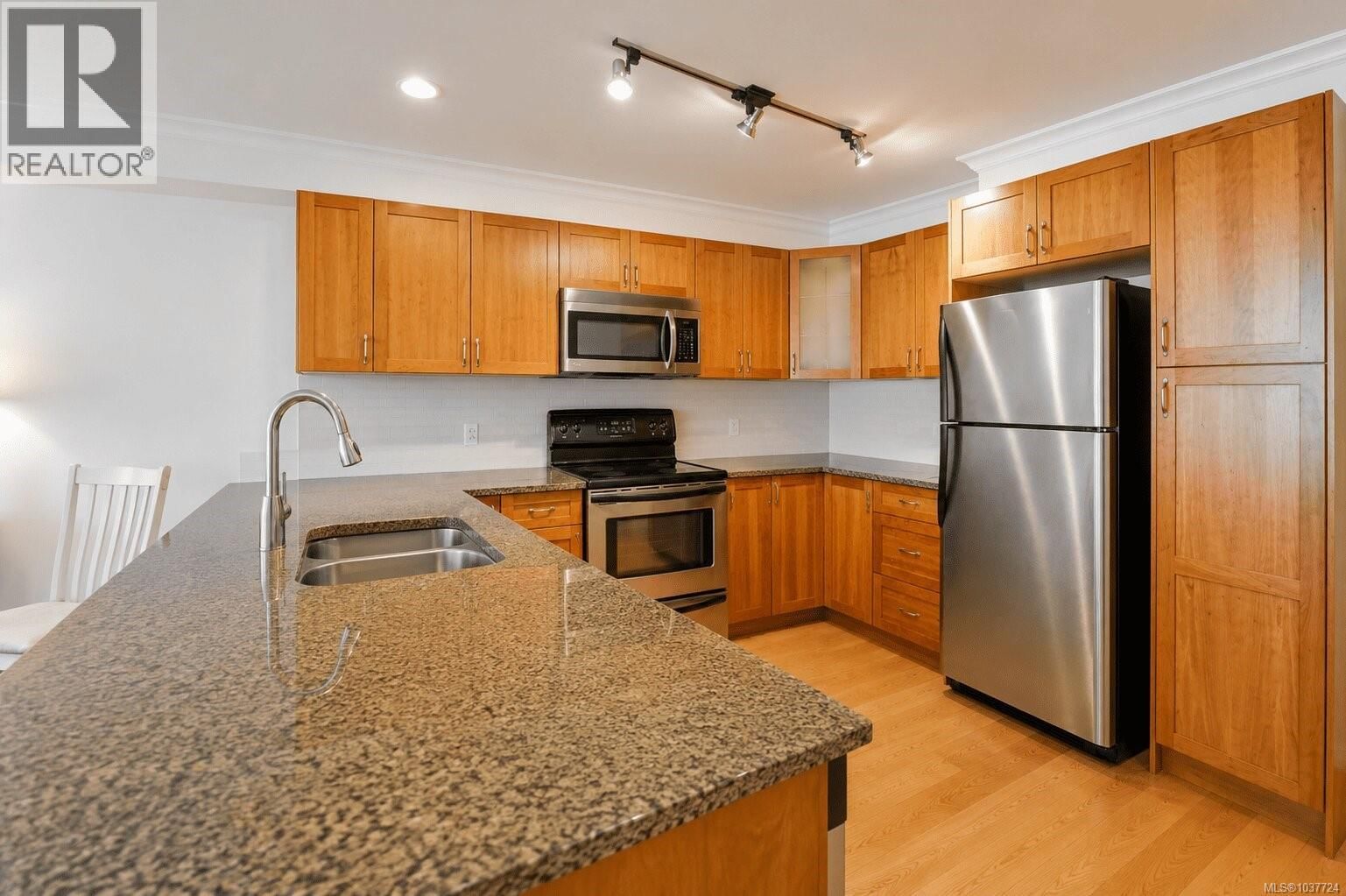 204 1514 Church Avenue property photo
