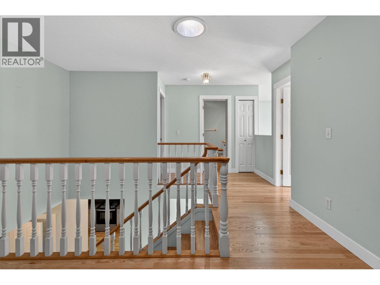 13 - 1800 PARKVIEW CRESCENT Image 30