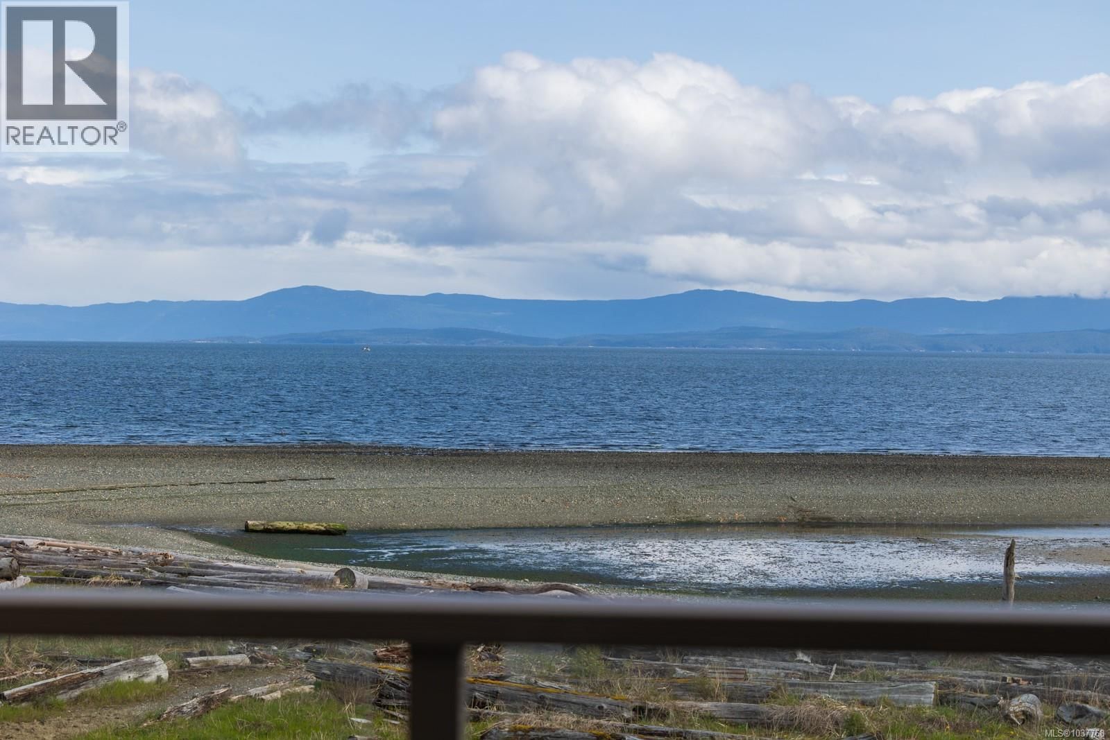 220 3295 Island Highway property photo