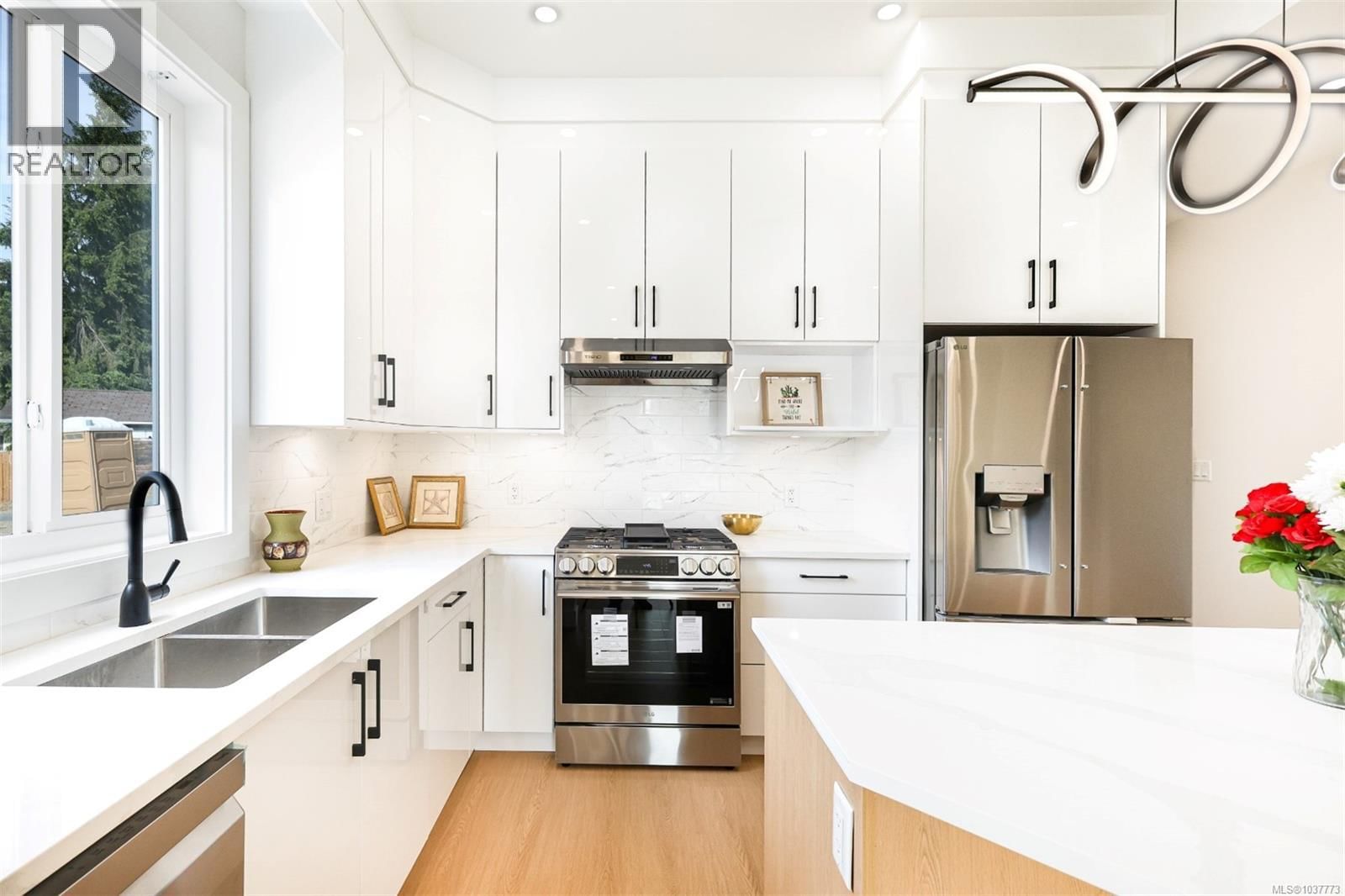 20 LEAM Road property photo