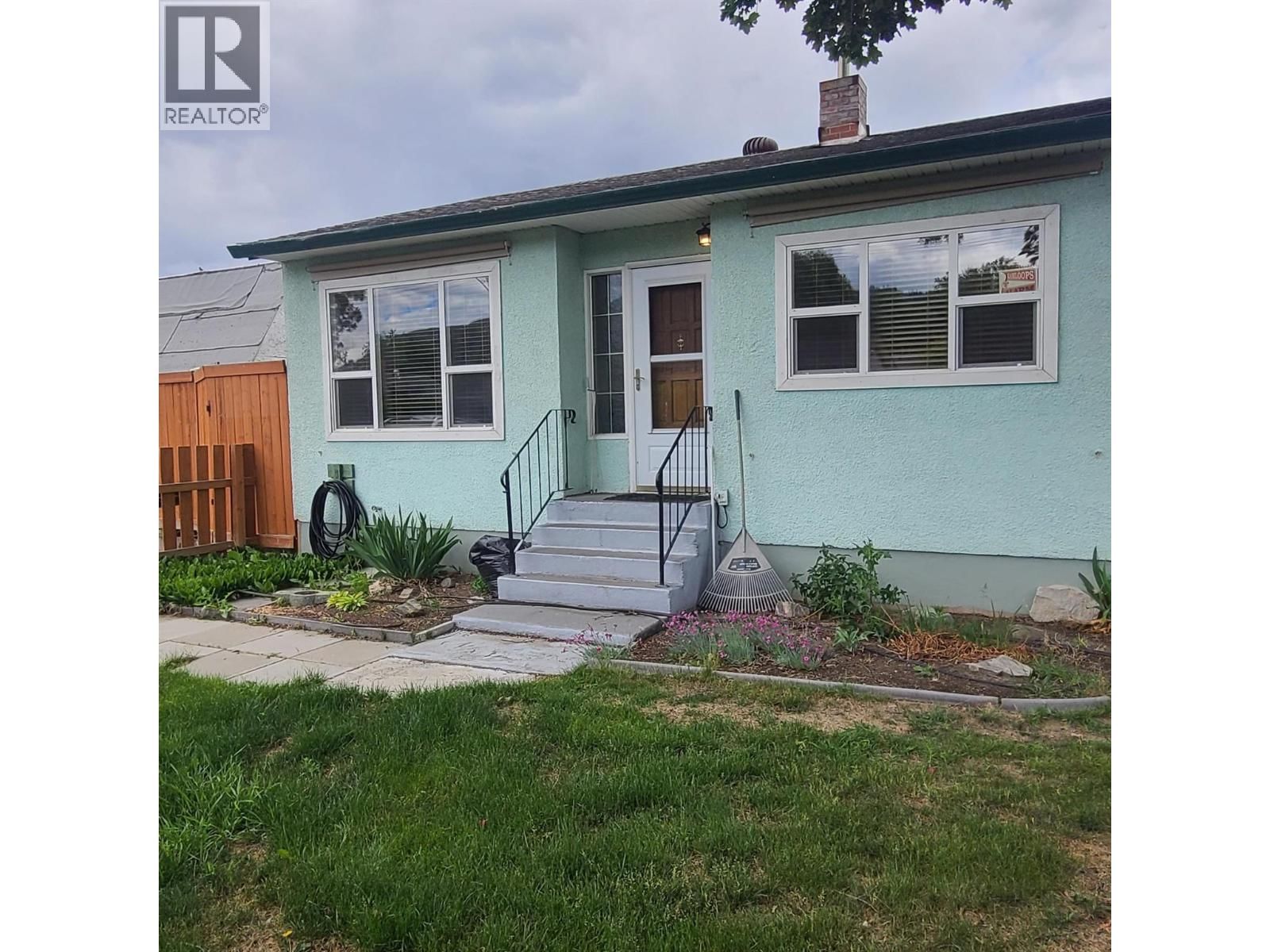 350 CAMPBELL Avenue, Kamloops, British Columbia V2B 3R7