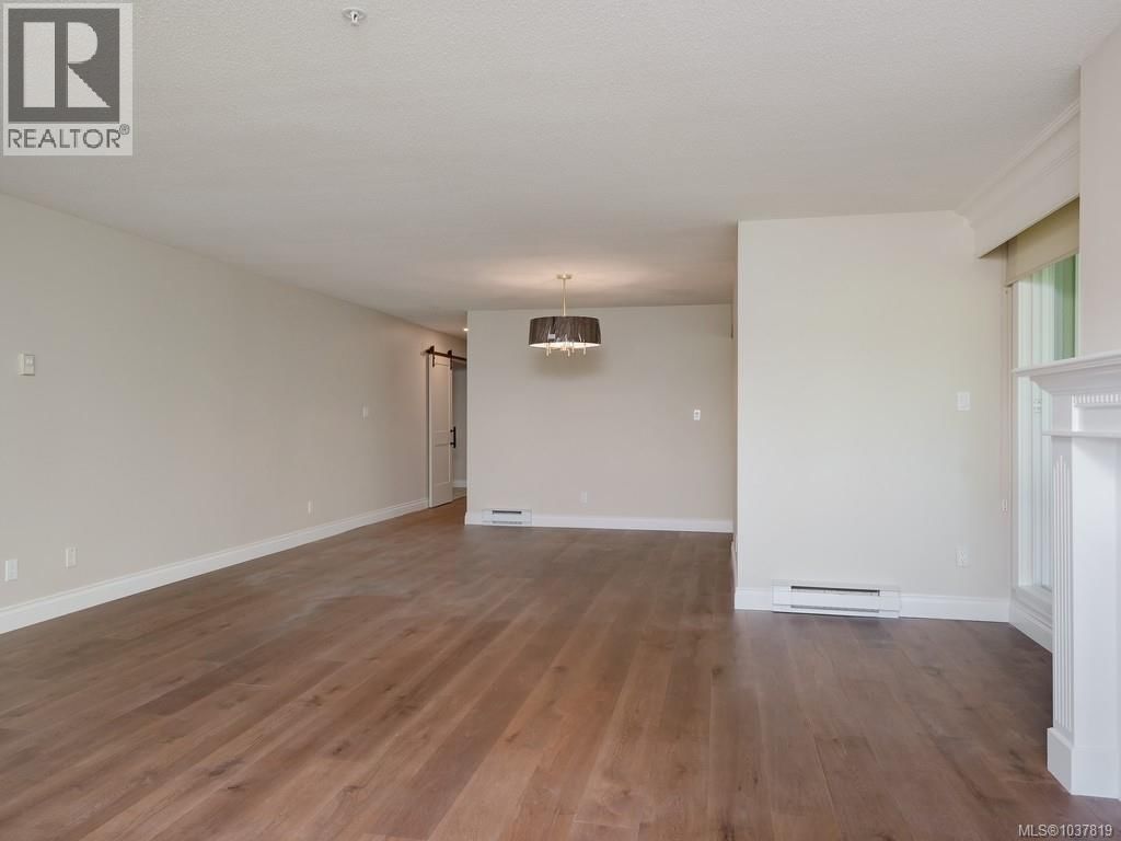 409 5110 Cordova Bay Road property photo
