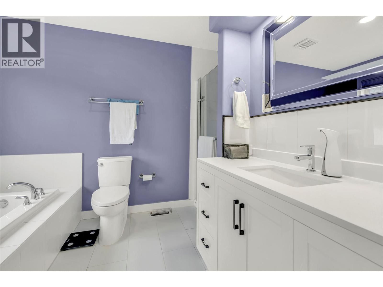 444 RIDGE PLACE Image 20