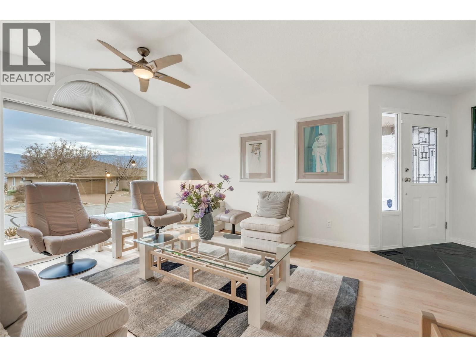 444 RIDGE PLACE Image 4