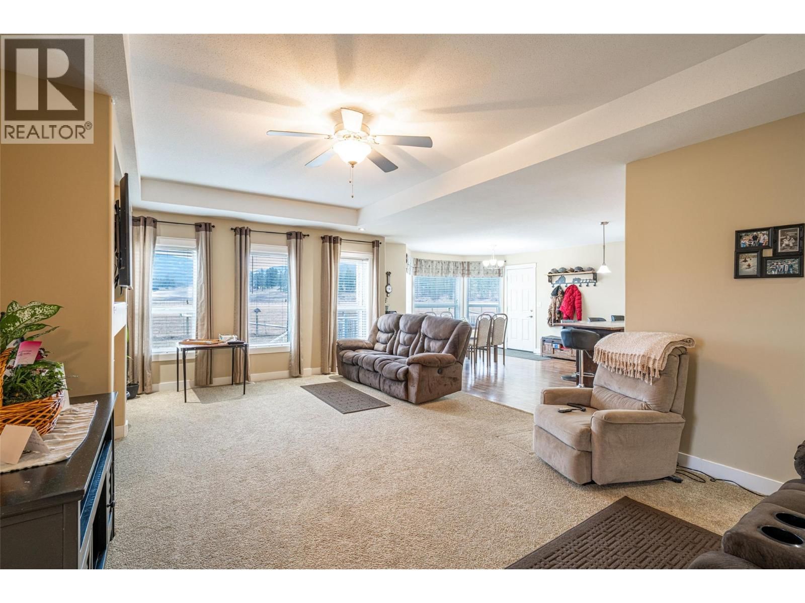 64 BLOOM ROAD Image 45