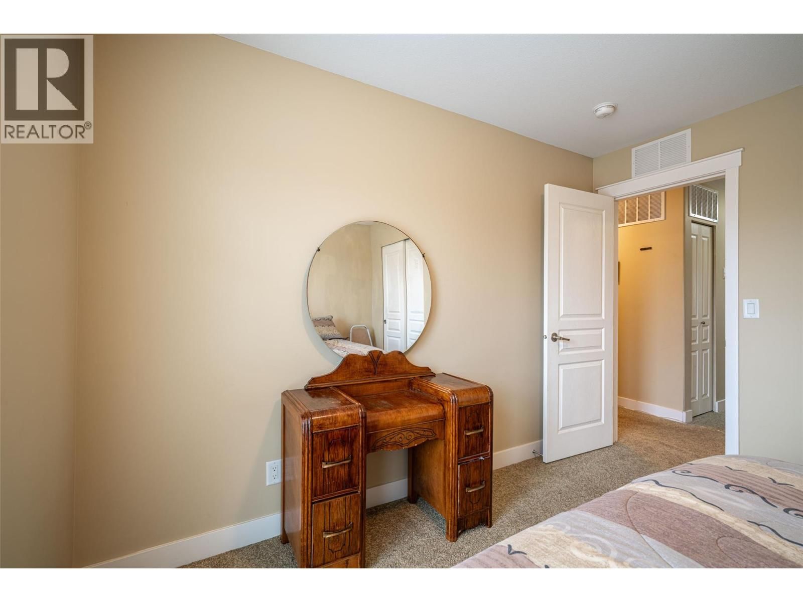 64 BLOOM ROAD Image 52