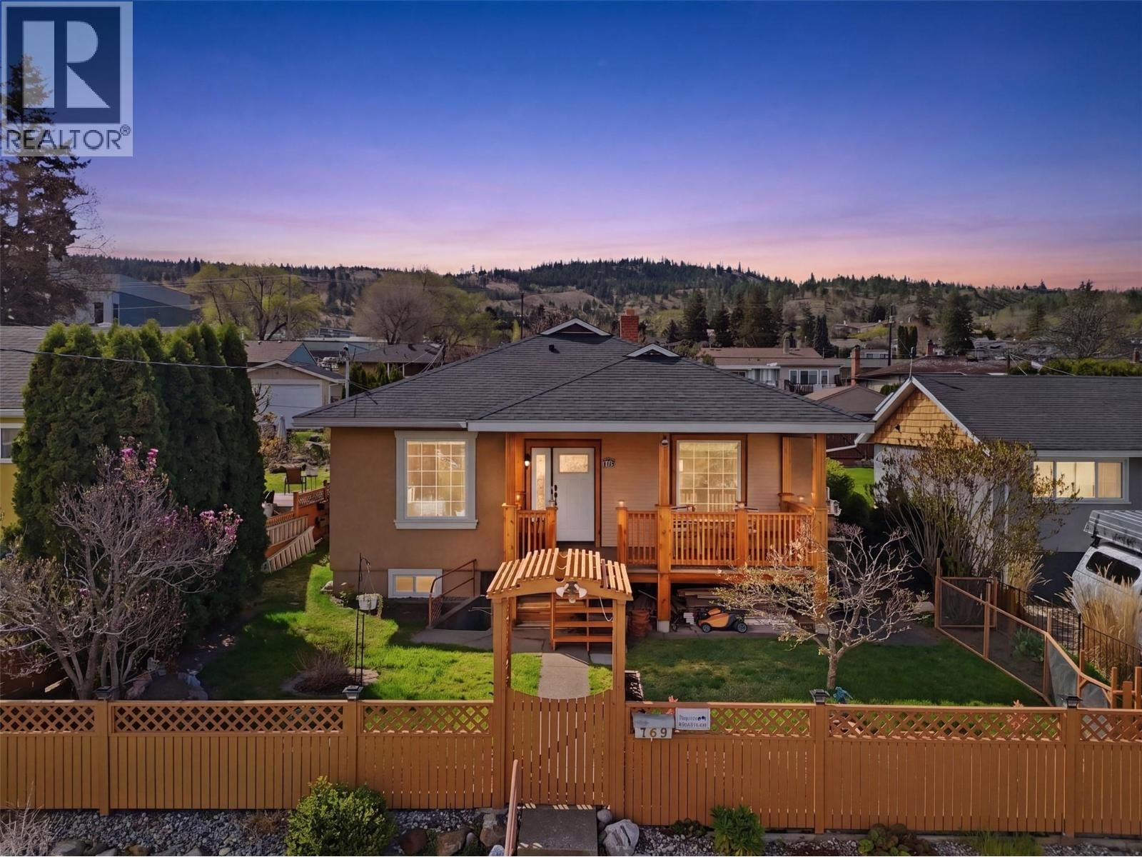 769 DOUGLAS STREET Image 1