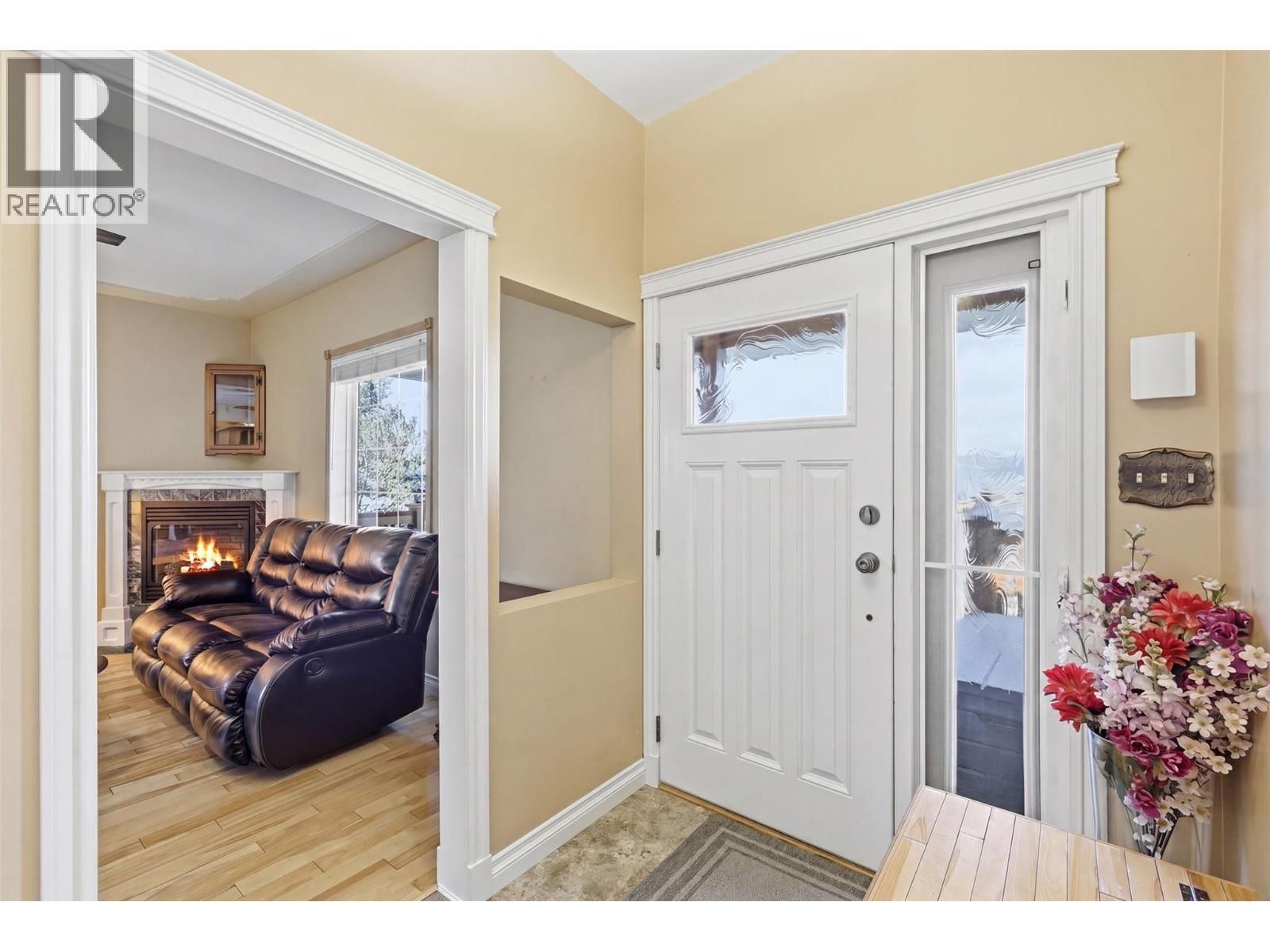 769 DOUGLAS STREET Image 10