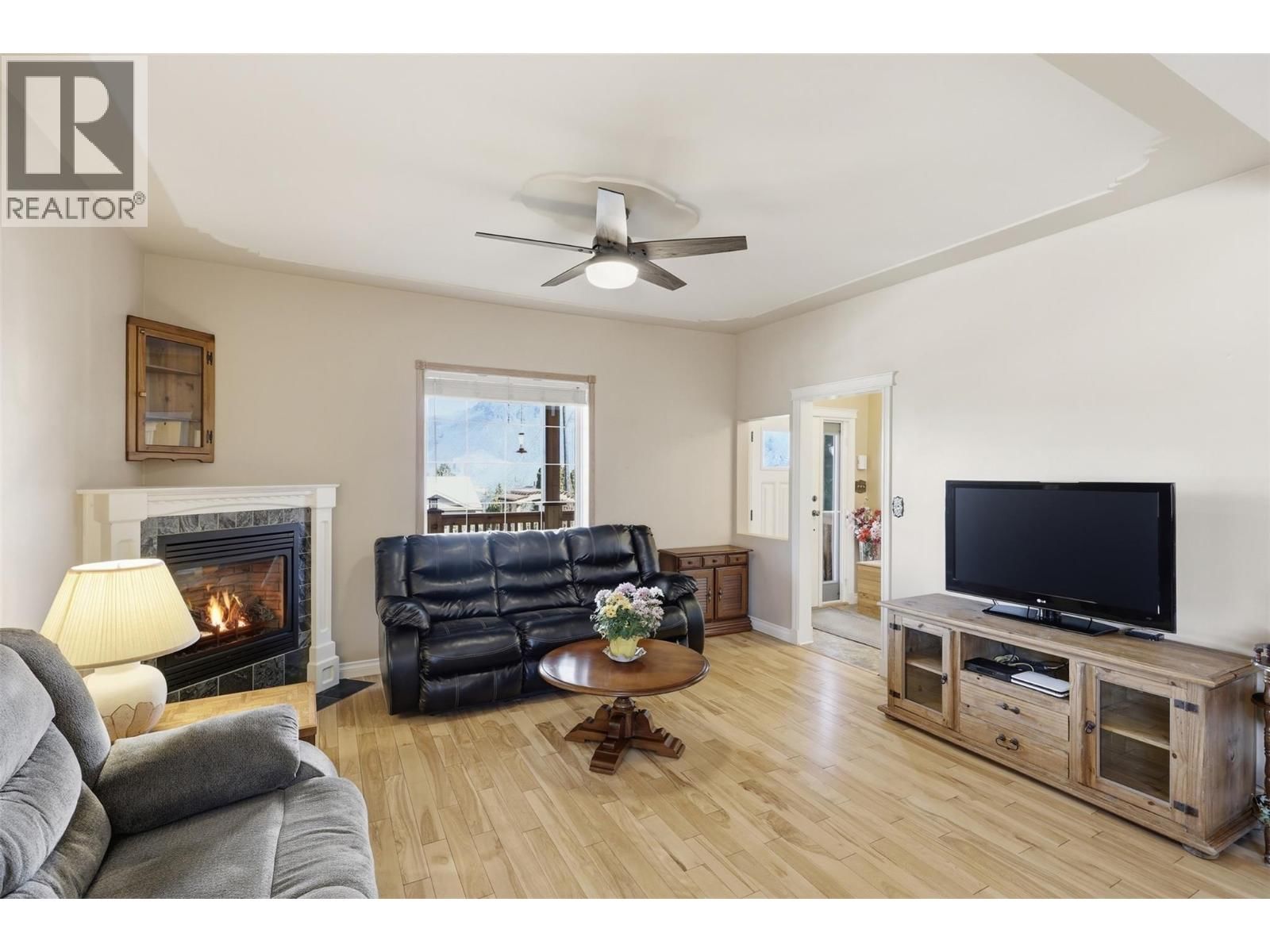 769 DOUGLAS STREET Image 13