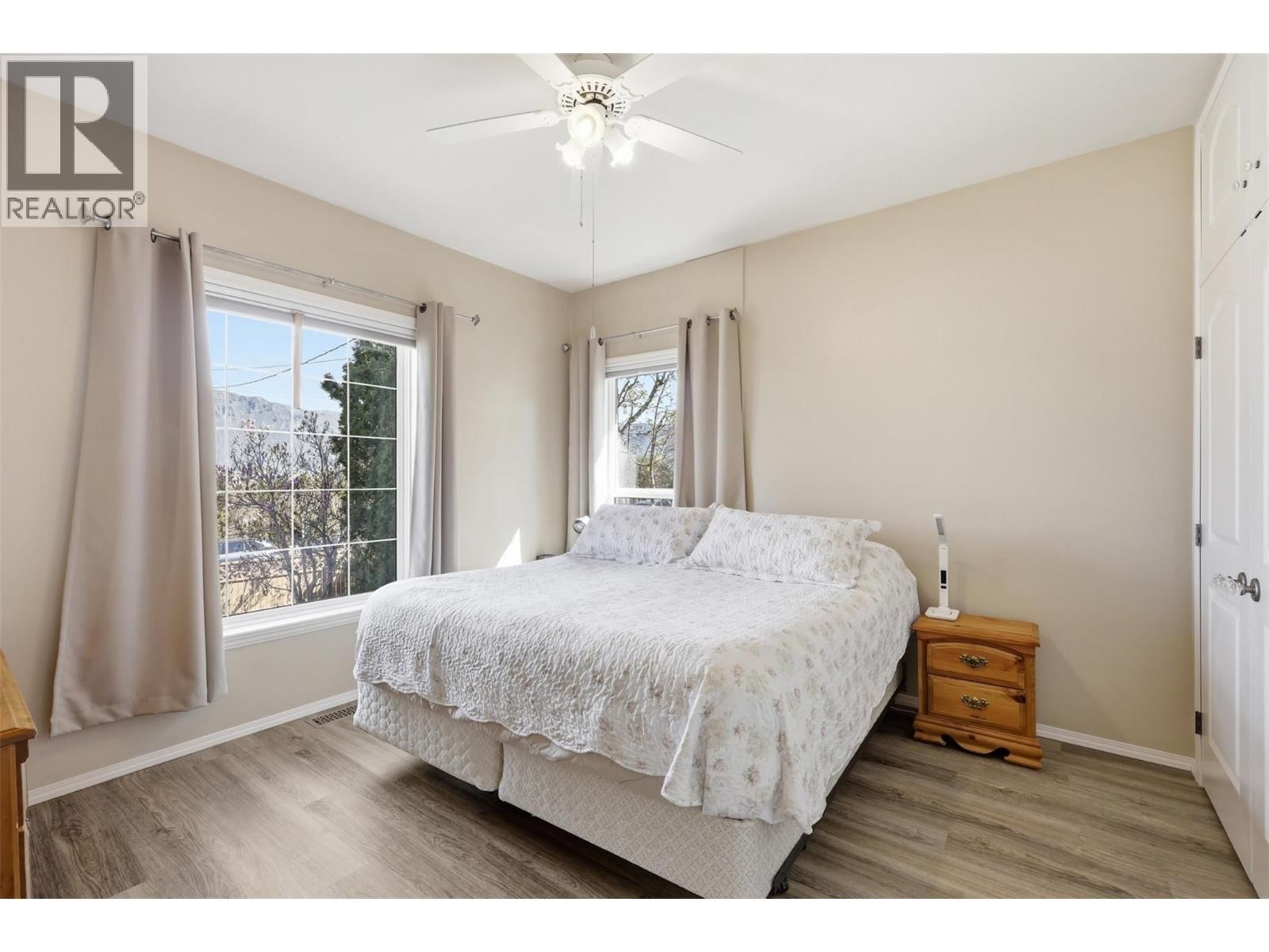 769 DOUGLAS STREET Image 19