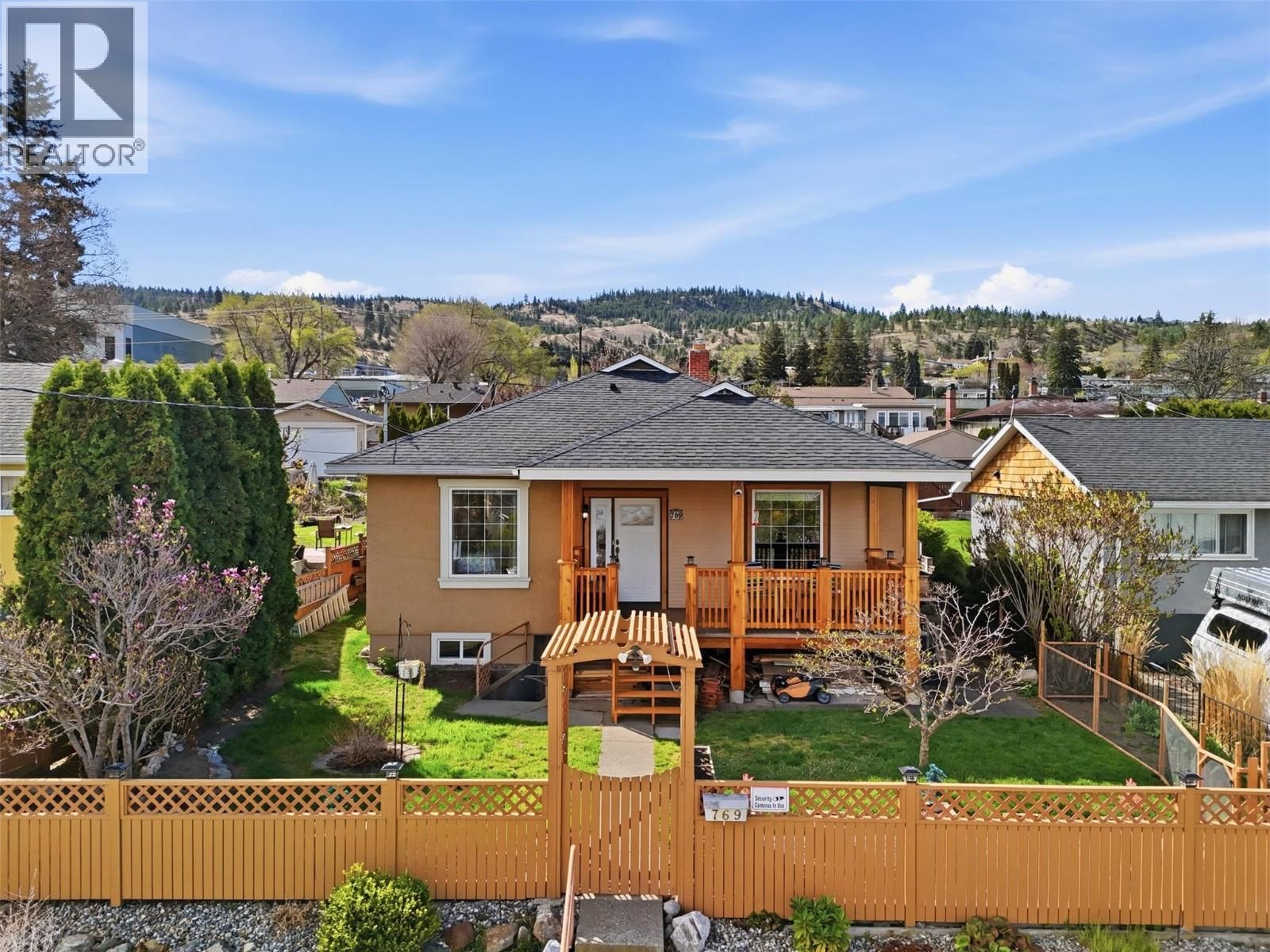 769 DOUGLAS STREET Image 2