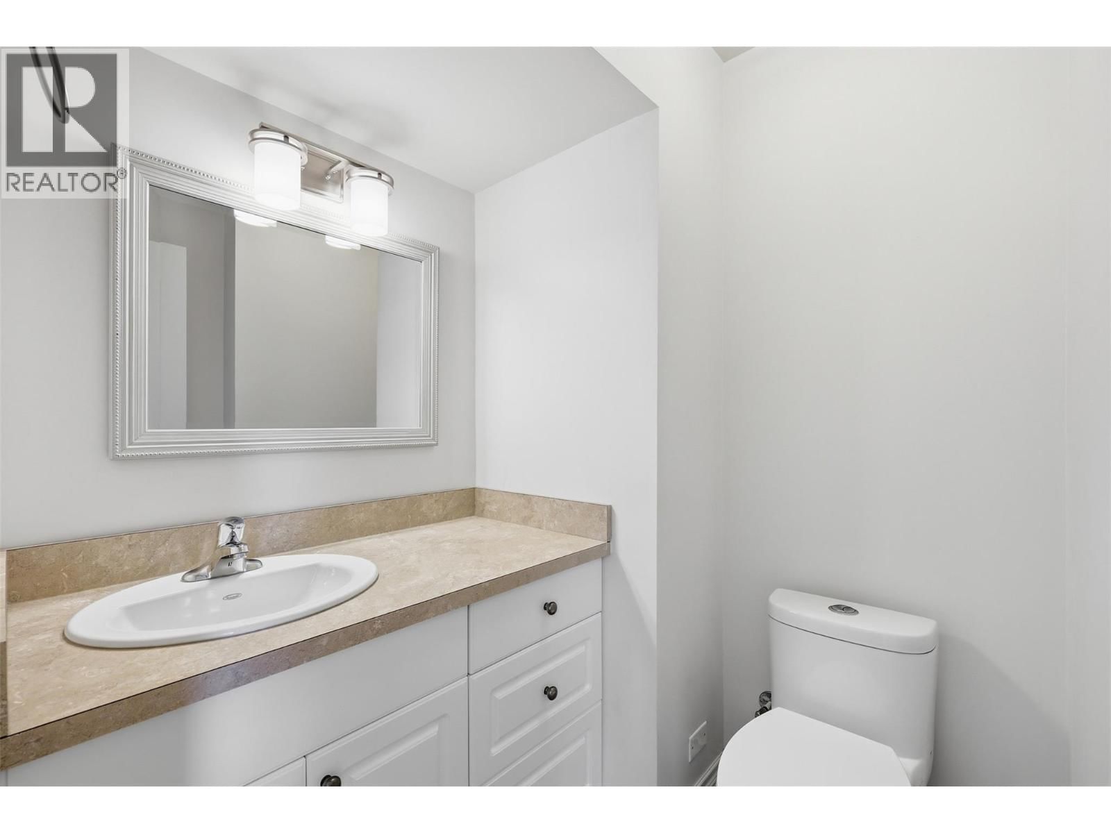 769 DOUGLAS STREET Image 21