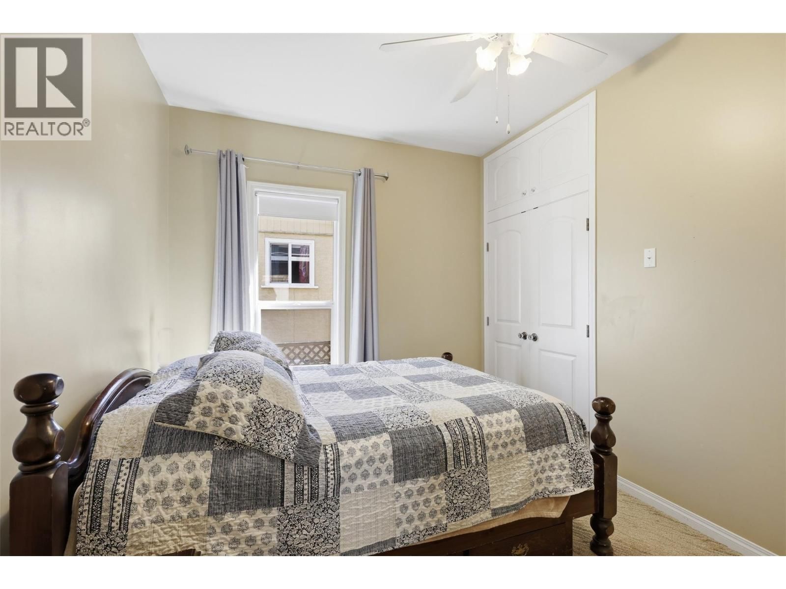 769 DOUGLAS STREET Image 23