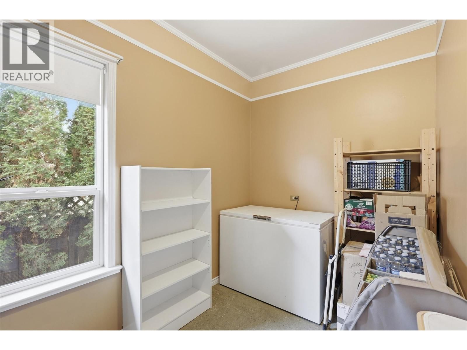 769 DOUGLAS STREET Image 26