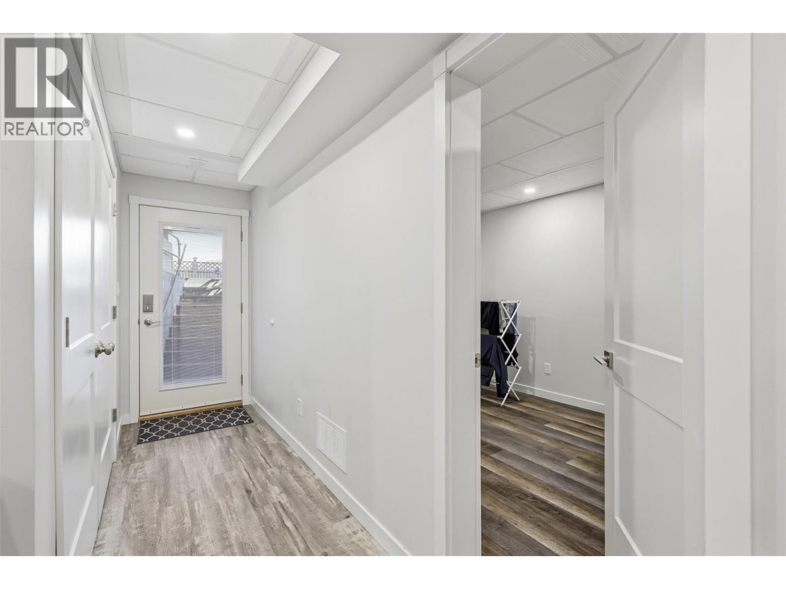 769 DOUGLAS STREET Image 35