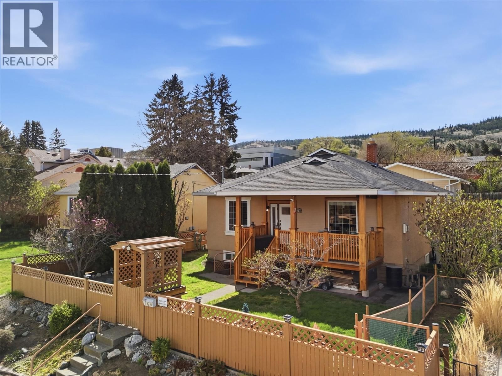 769 DOUGLAS STREET Image 4