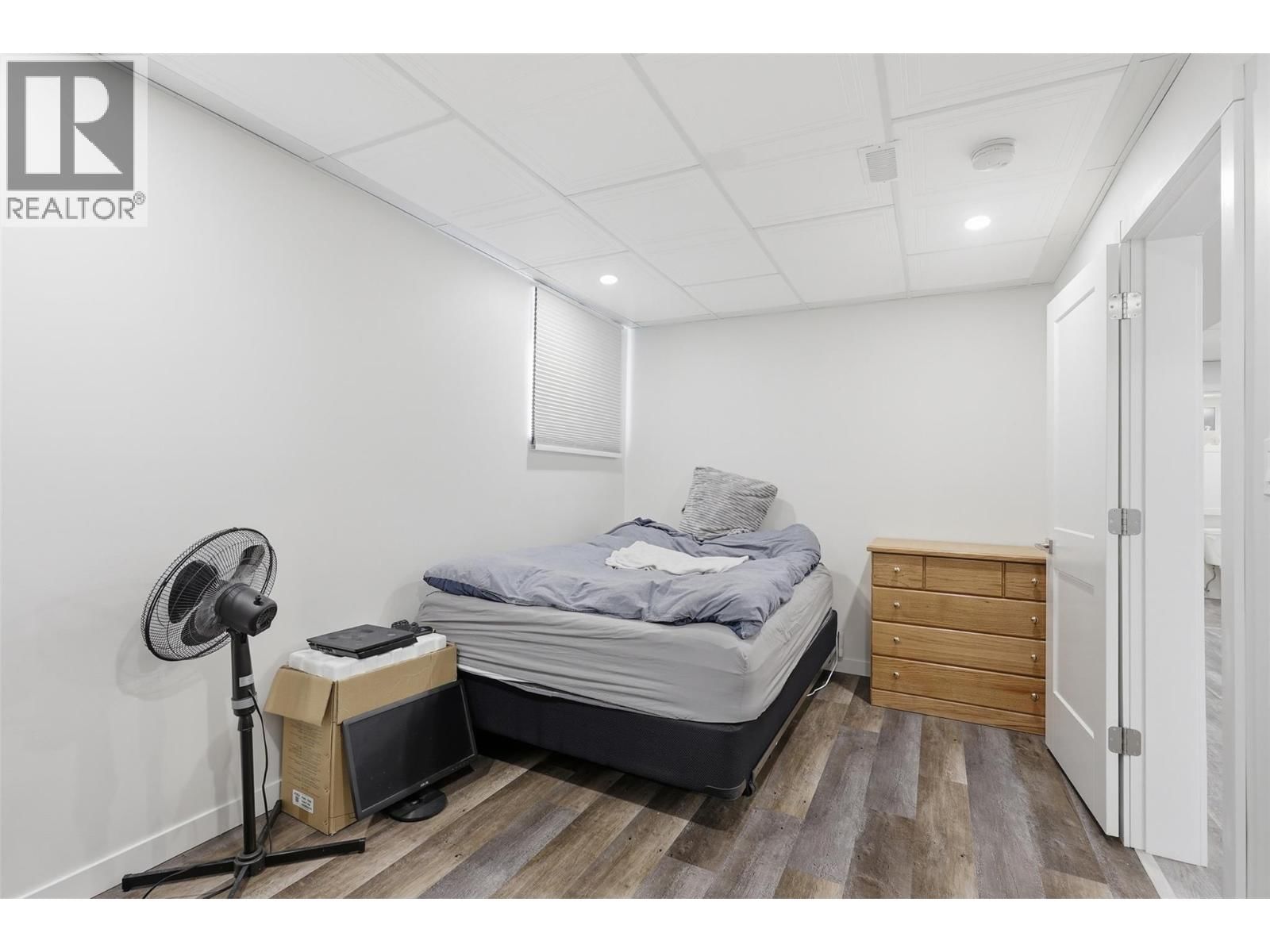 769 DOUGLAS STREET Image 43