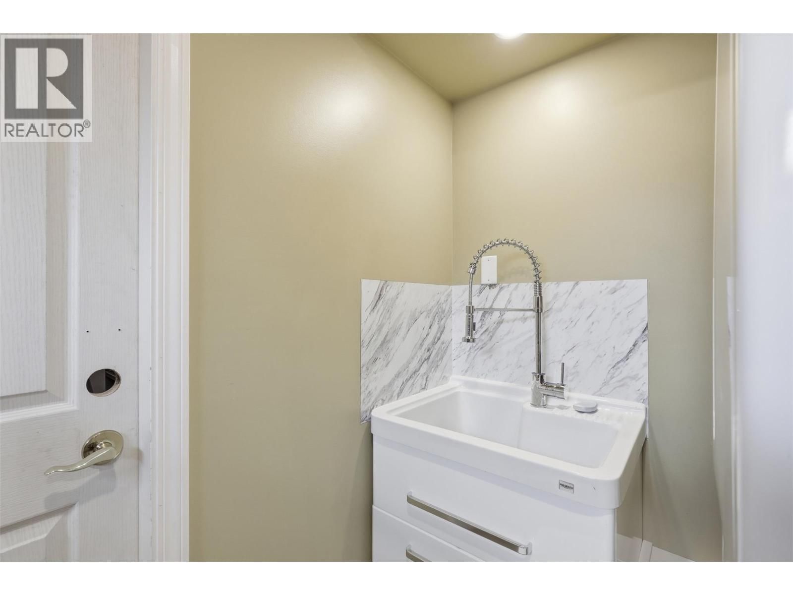 769 DOUGLAS STREET Image 49