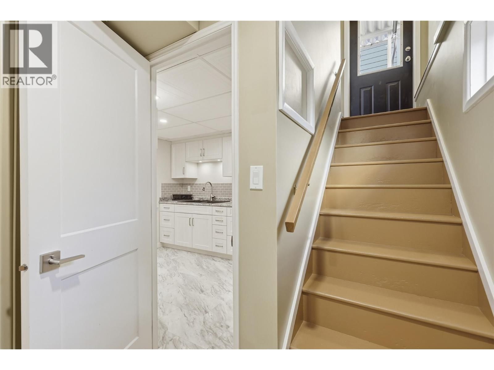 769 DOUGLAS STREET Image 51