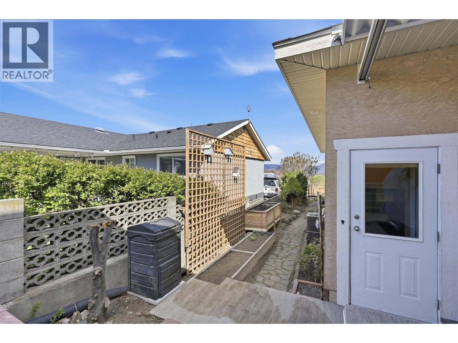 769 DOUGLAS STREET Image 52