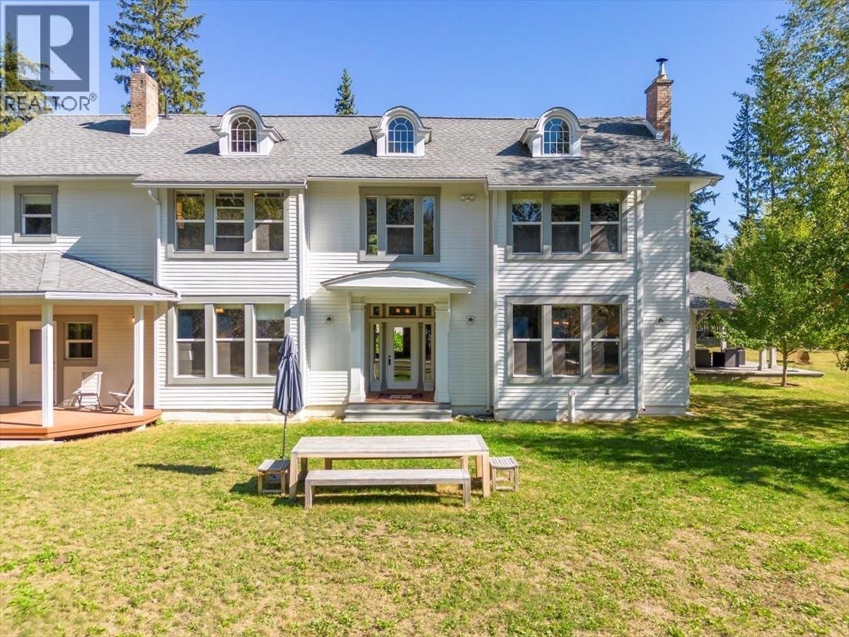 9 PARK Crescent property photo