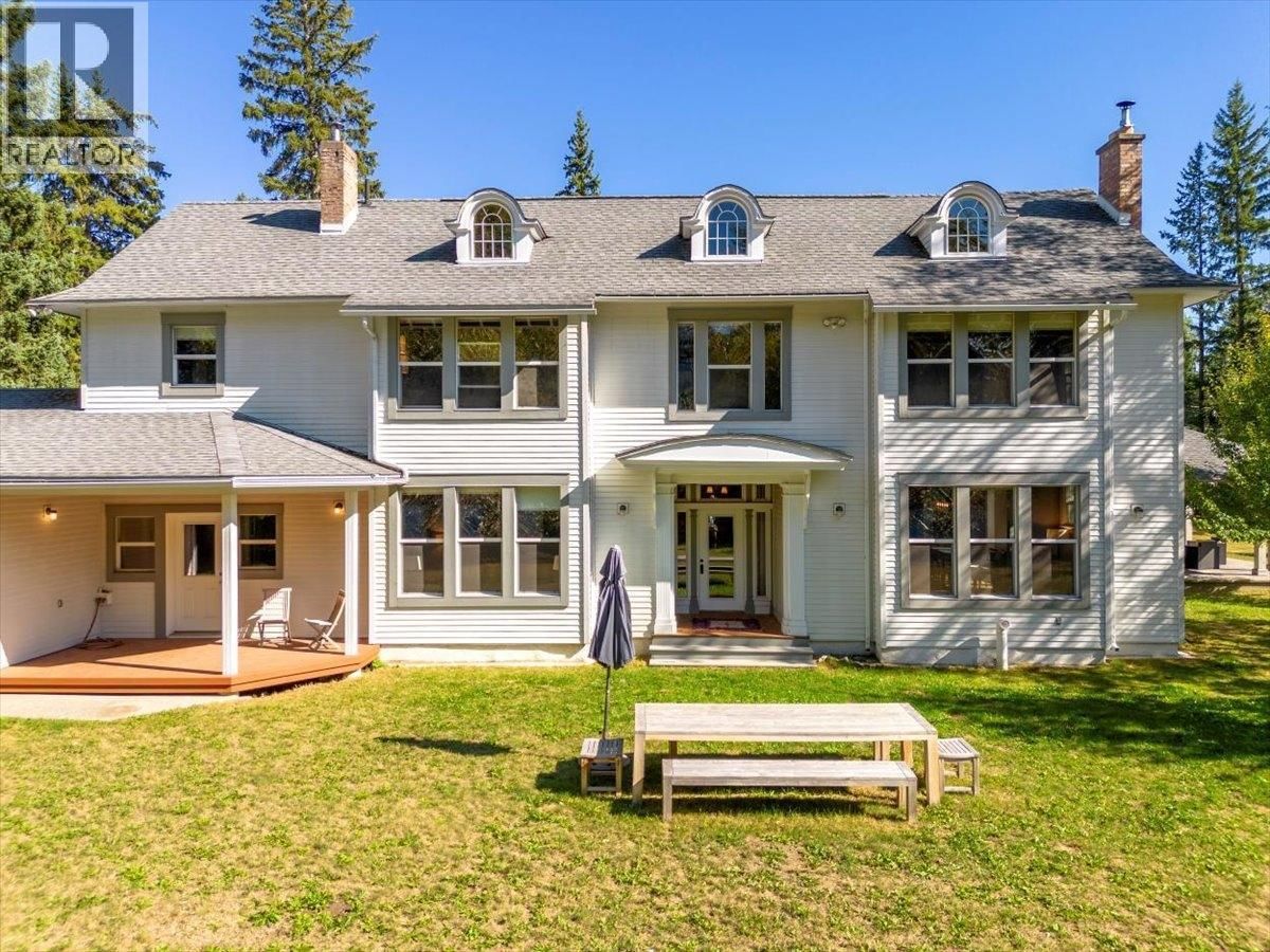 9 PARK Crescent property photo