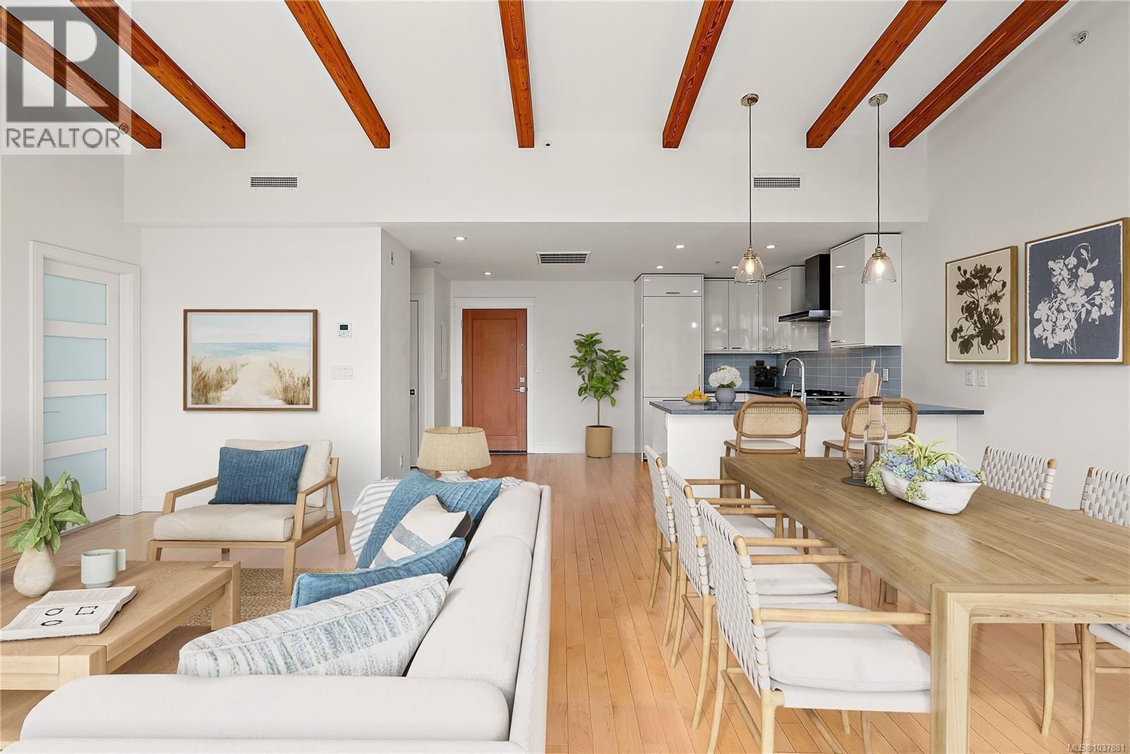 603 916 Lyall Street property photo