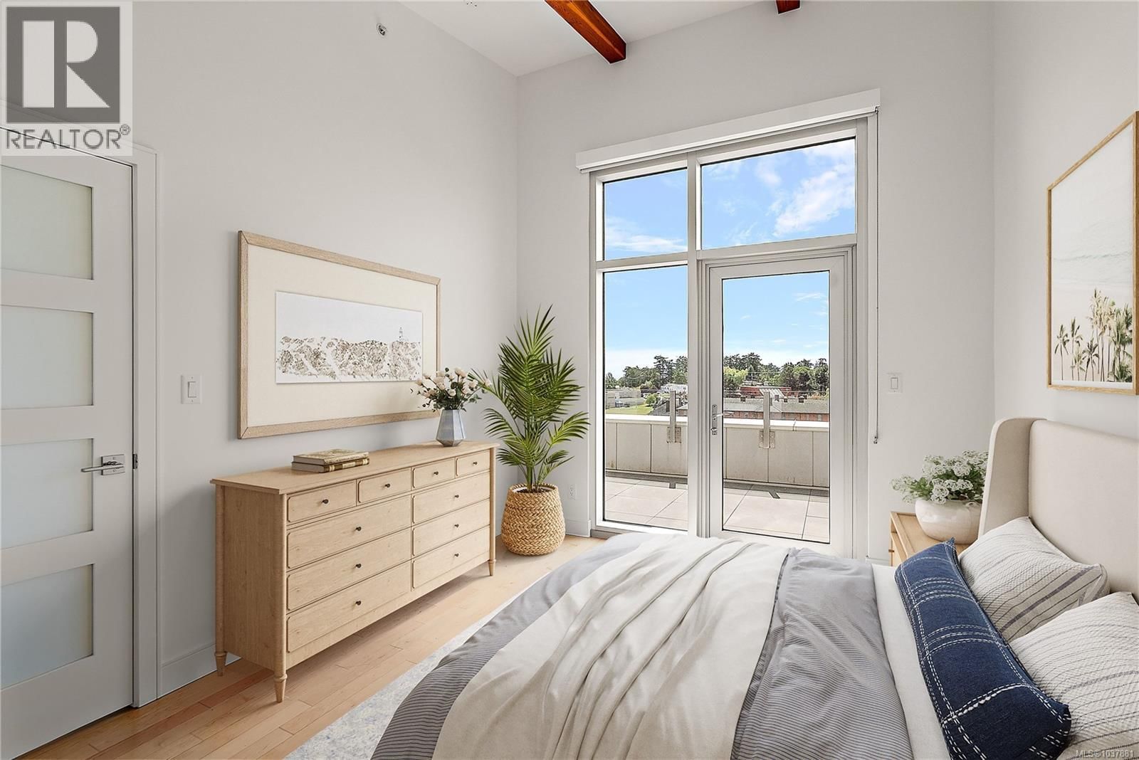 603 916 Lyall Street property photo