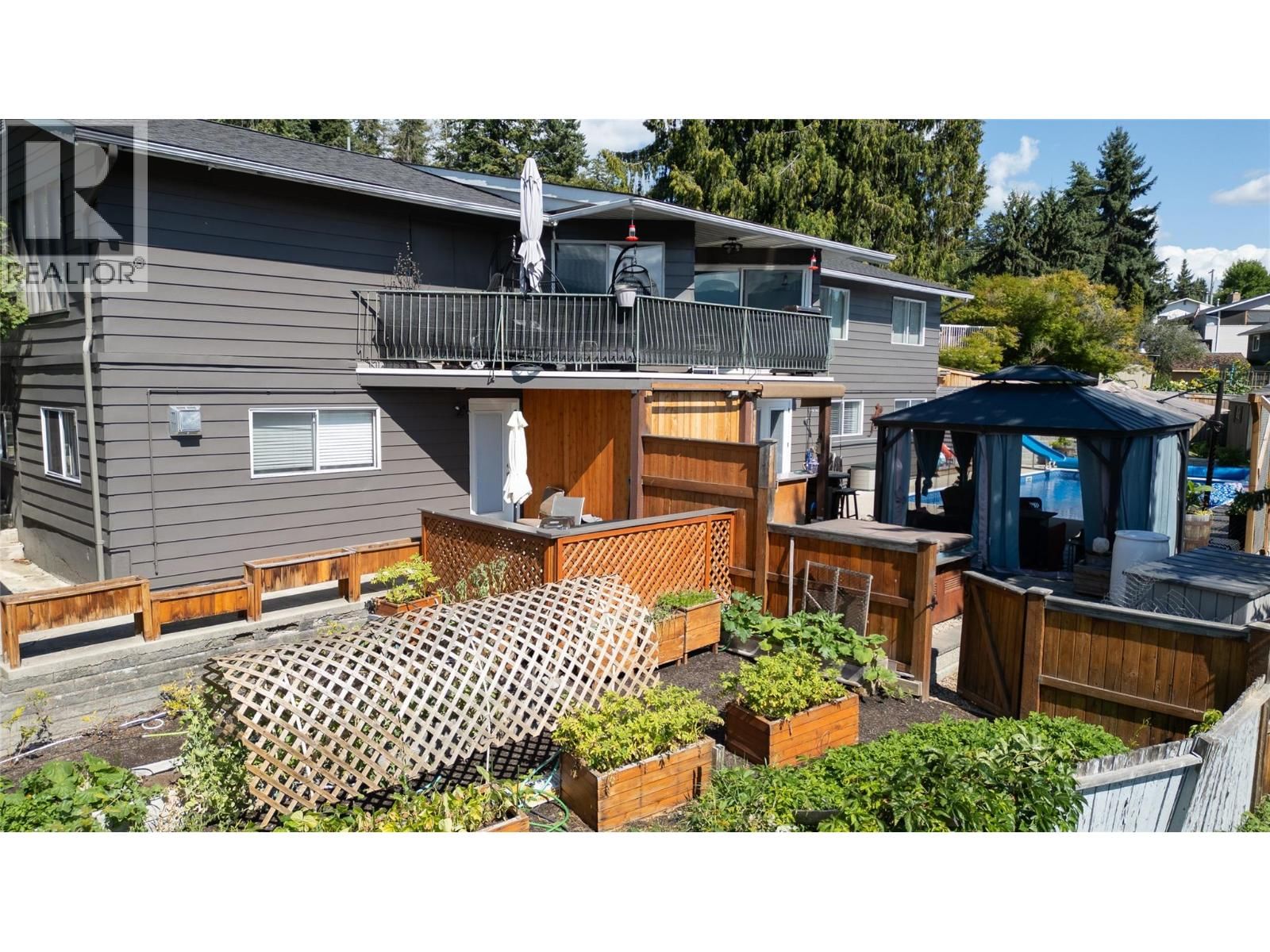 1850 28 AVENUE NORTHEAST Image 11