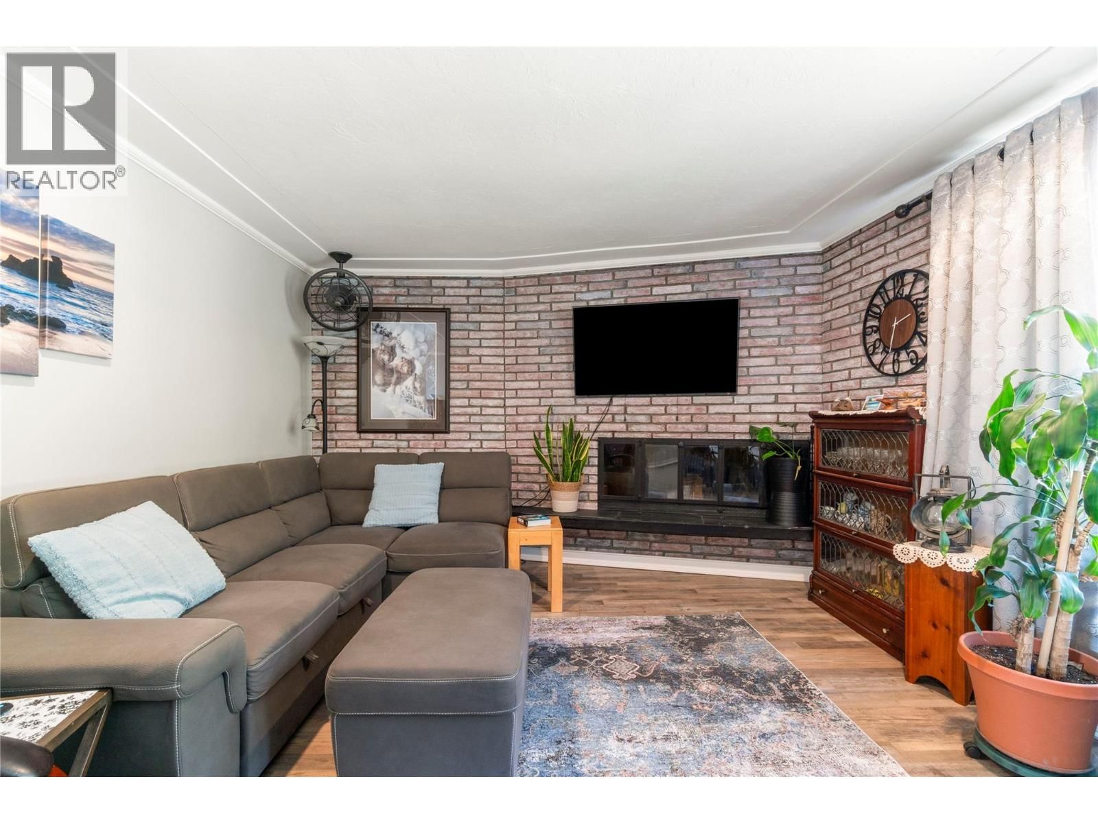 1850 28 AVENUE NORTHEAST Image 27