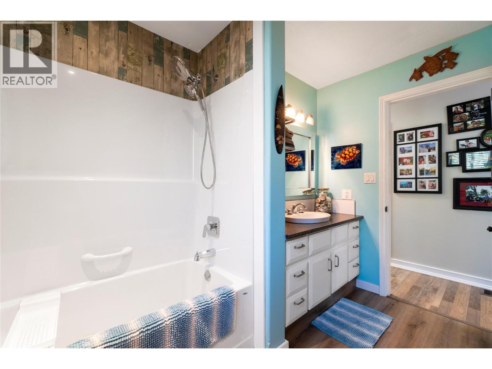 1850 28 AVENUE NORTHEAST Image 33