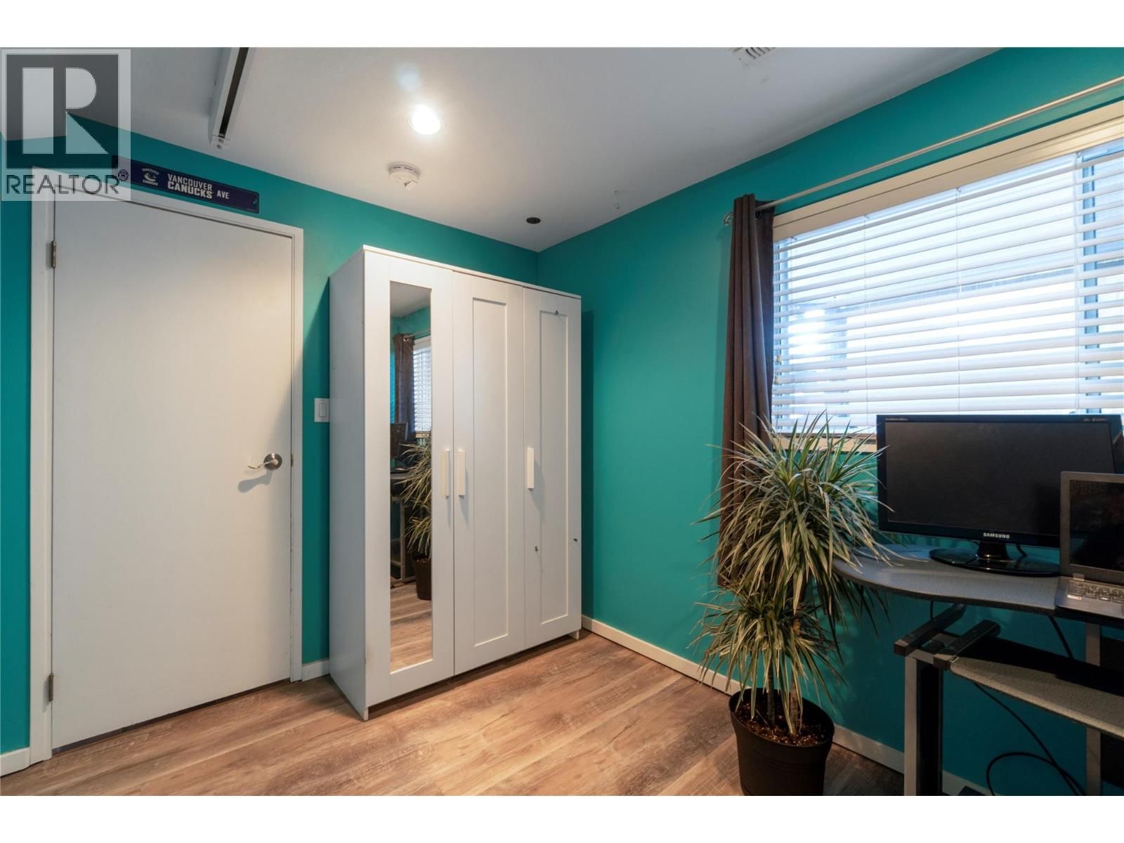 1850 28 AVENUE NORTHEAST Image 52