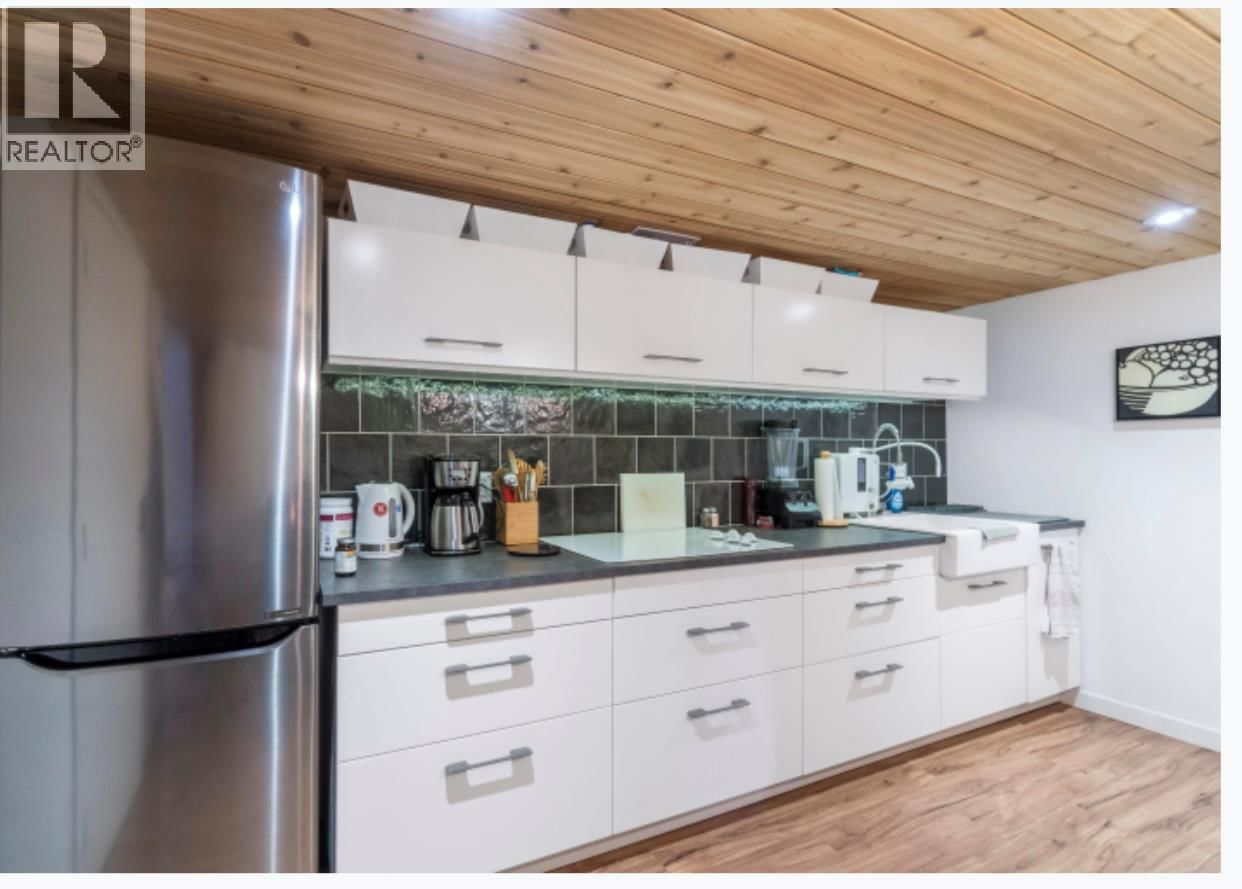 1850 28 AVENUE NORTHEAST Image 53