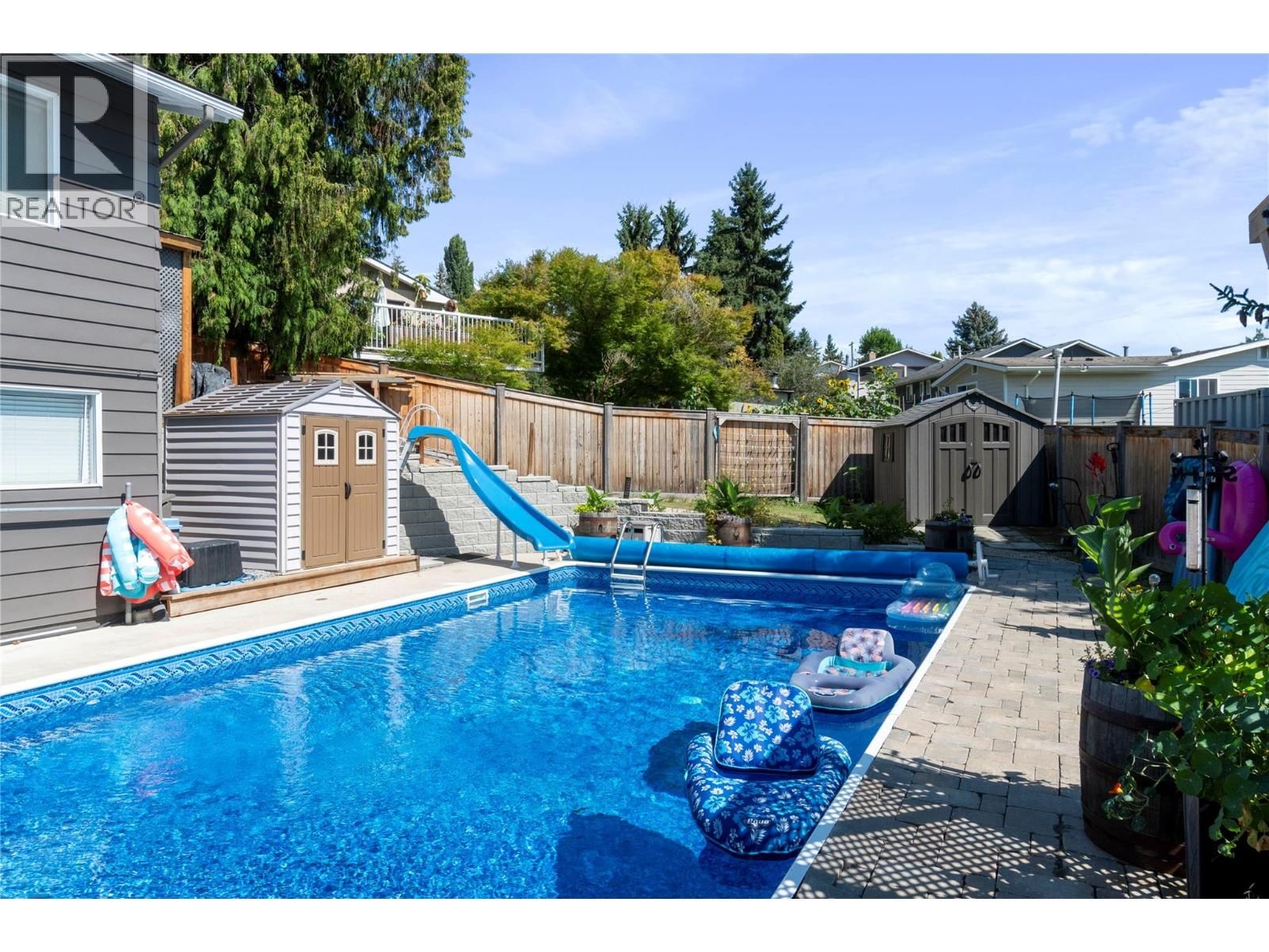 1850 28 AVENUE NORTHEAST Image 6