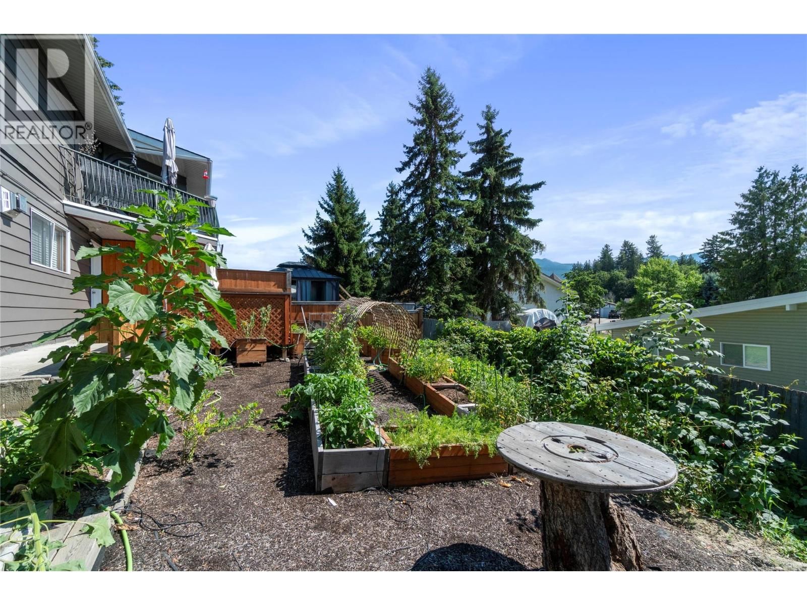 1850 28 AVENUE NORTHEAST Image 66