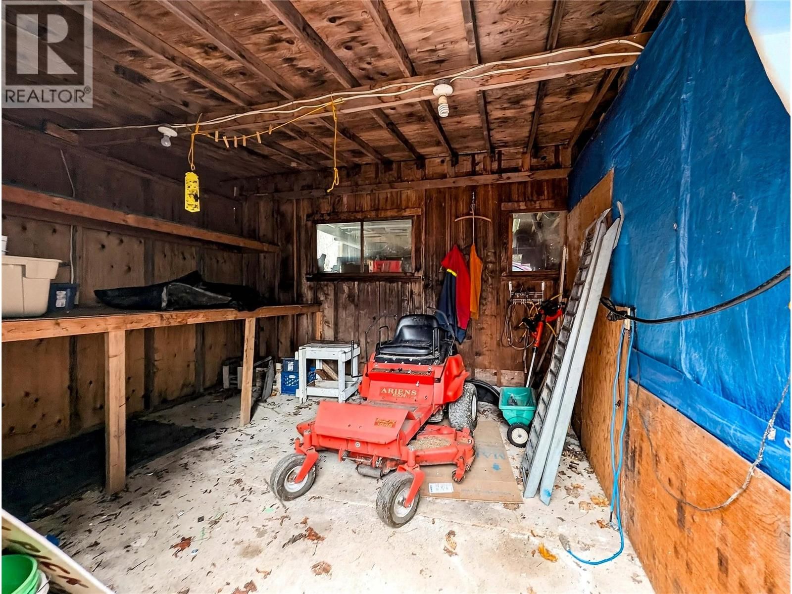 4640 70 AVENUE NORTHEAST Image 36