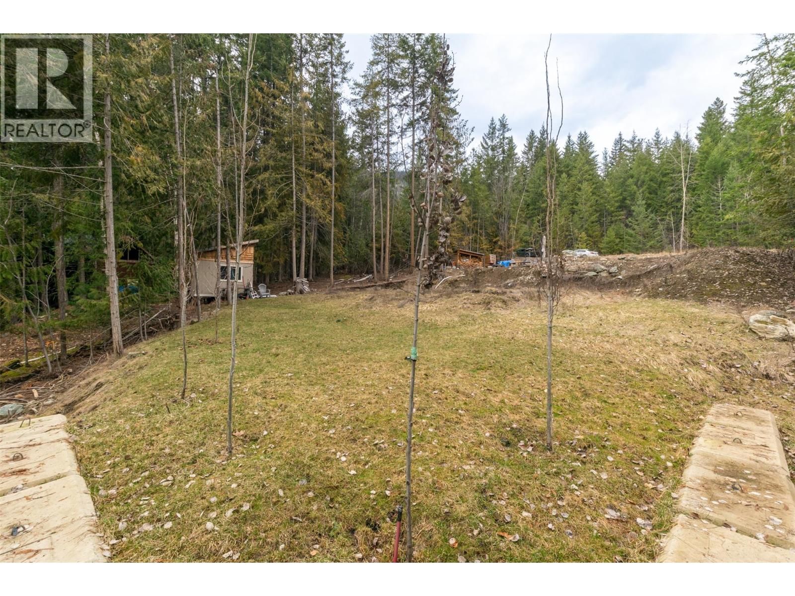 2569 Lark Road, Anglemont, British Columbia V0E 1M8