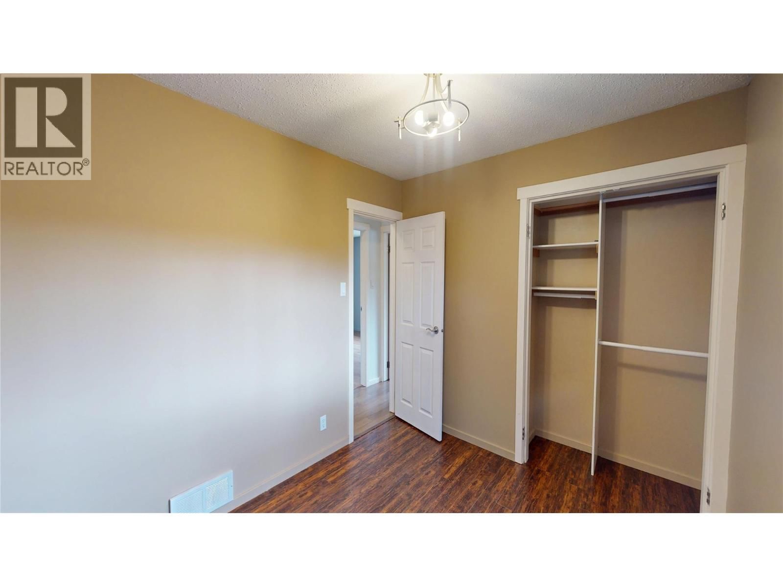 2003 38TH AVENUE SOUTH Image 17