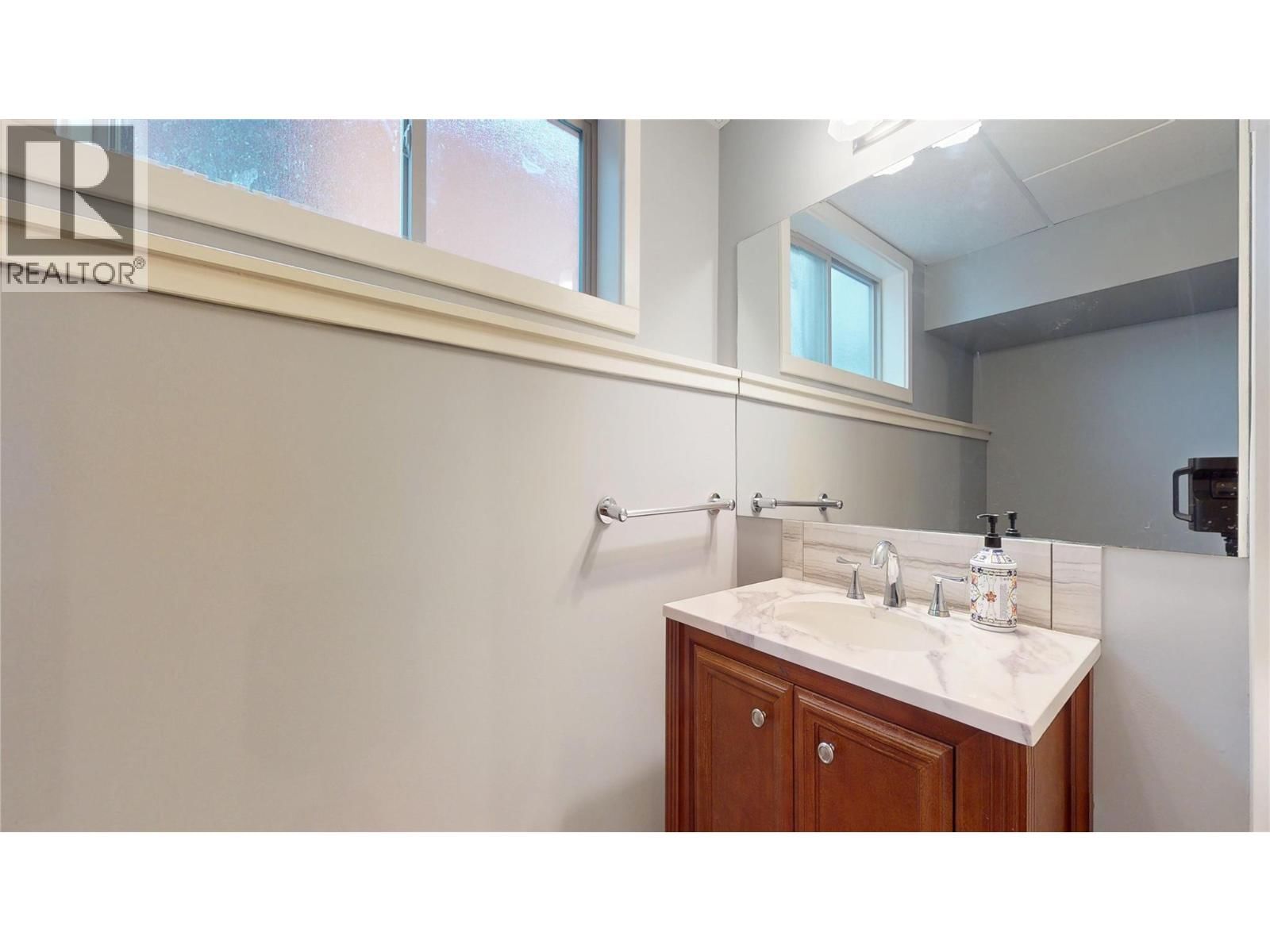 2003 38TH AVENUE SOUTH Image 25