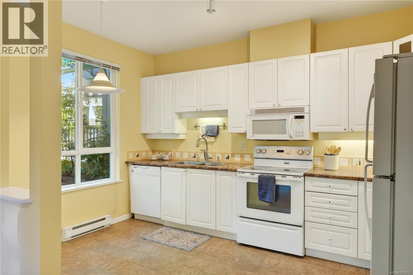 111 5685 Edgewater Lane property photo