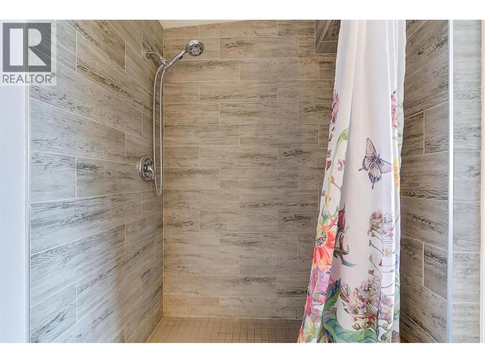 11 - 3701 BEACH AVENUE Image 31