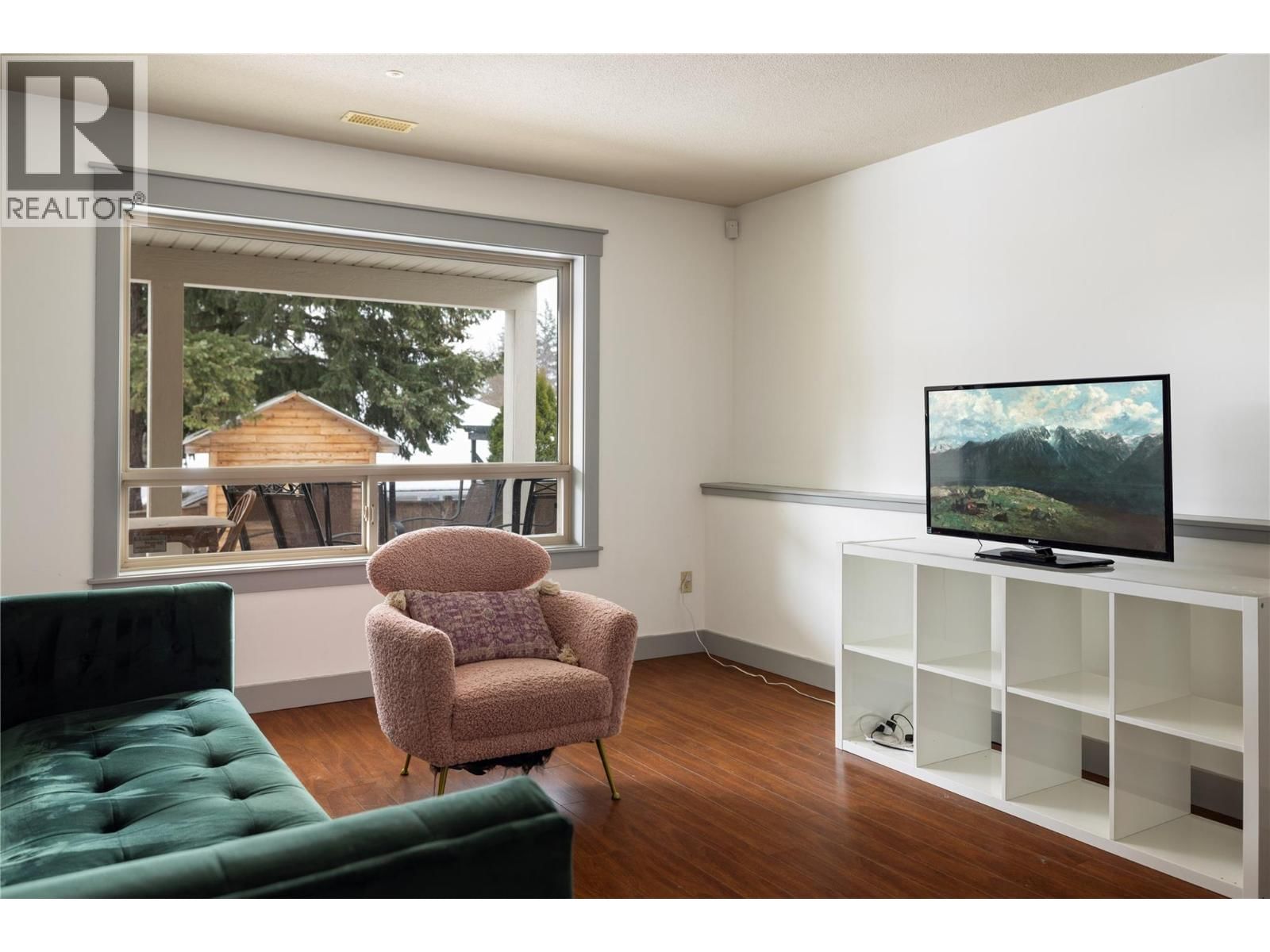 2049 SKYVIEW CRESCENT Image 26