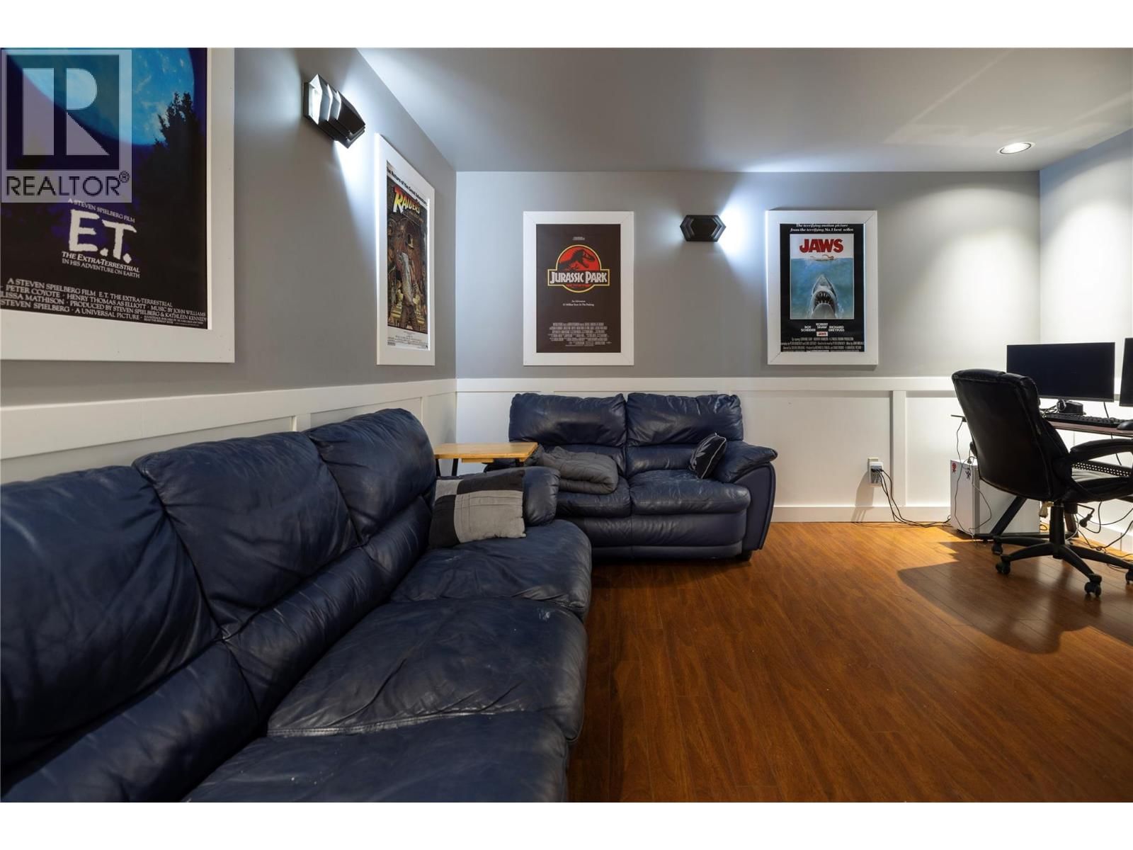 2049 SKYVIEW CRESCENT Image 29