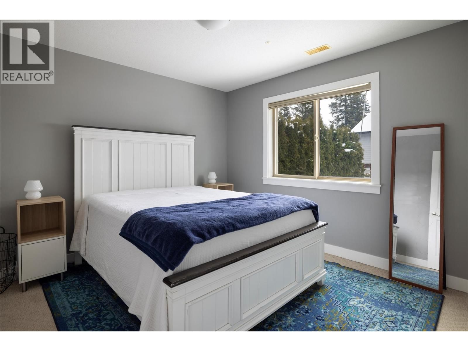 2049 SKYVIEW CRESCENT Image 32