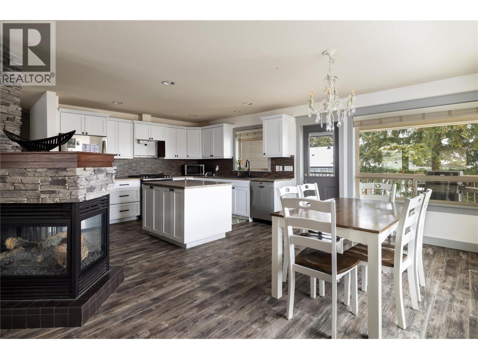 2049 SKYVIEW CRESCENT Image 7